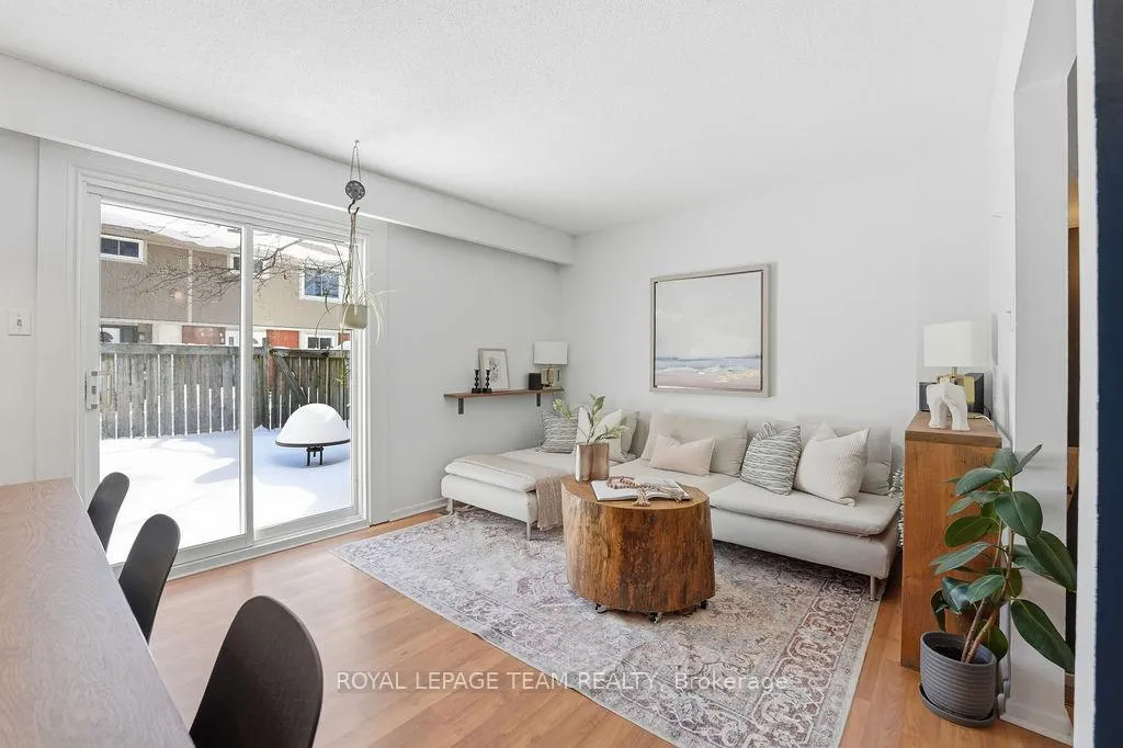 Photo 16 of Unit B, 461 Moodie Drive, Ottawa, Arbeatha Park — HOMEH