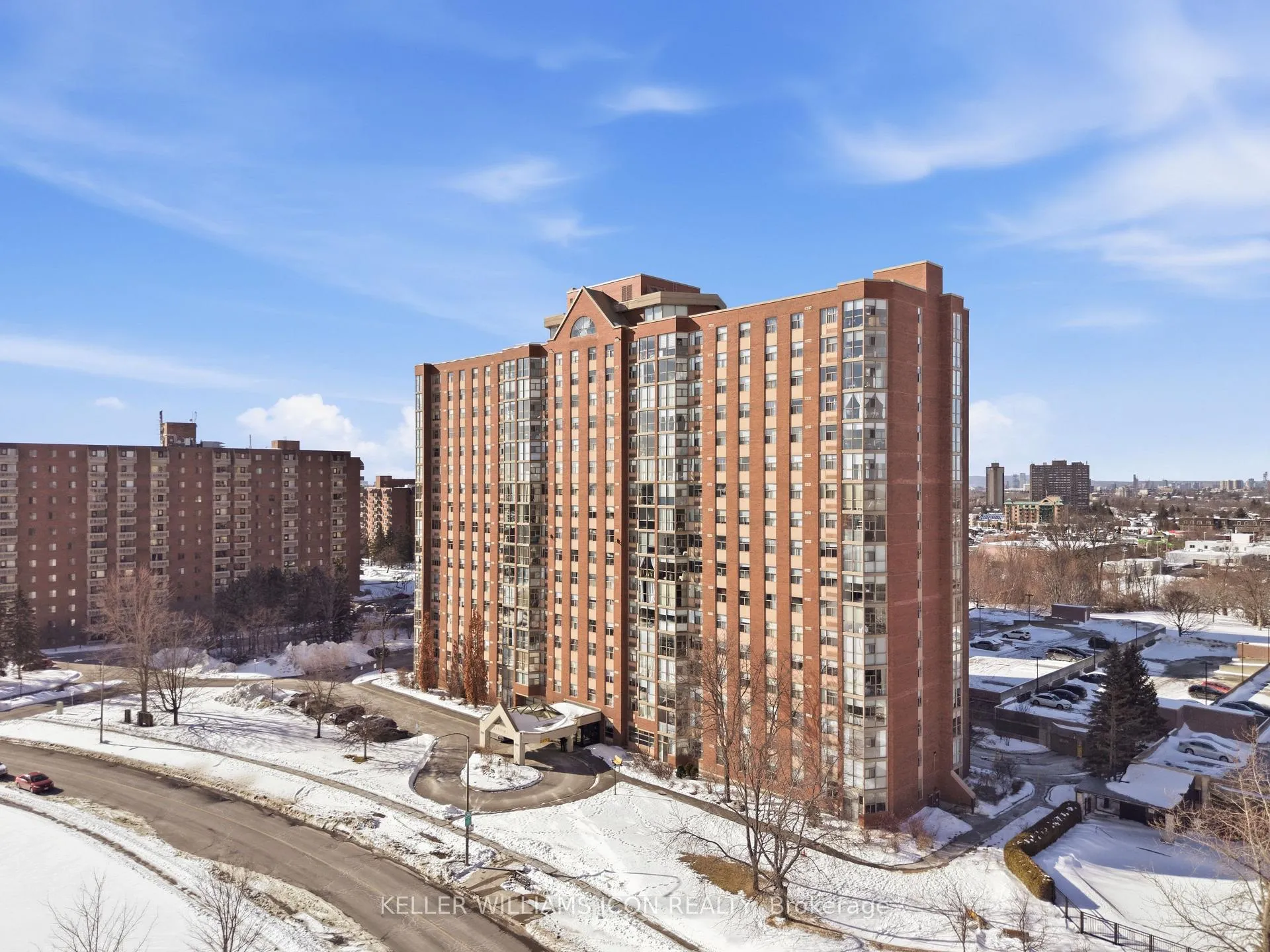 Photo 2 of Unit 1011, 2760 Carousel Crescent, Ottawa, Emerald Woods/Sawmill Creek — HOMEH