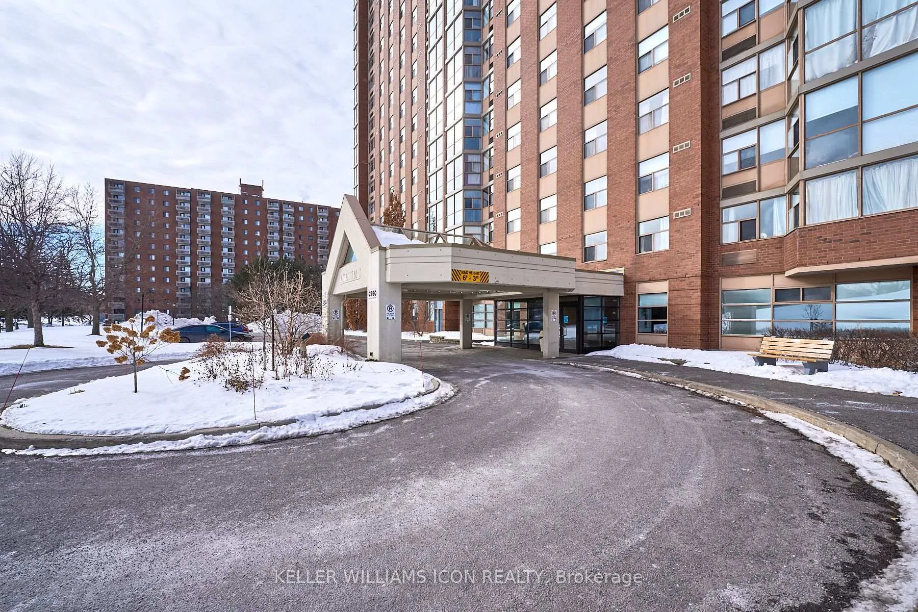 Photo 3 of Unit 1011, 2760 Carousel Crescent, Ottawa, Emerald Woods/Sawmill Creek — HOMEH