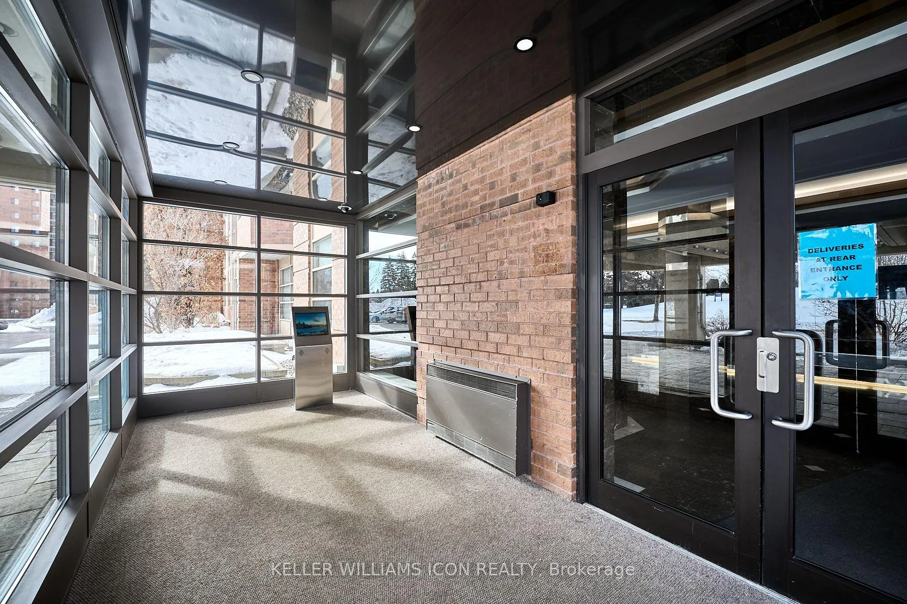 Photo 8 of Unit 1011, 2760 Carousel Crescent, Ottawa, Emerald Woods/Sawmill Creek — HOMEH
