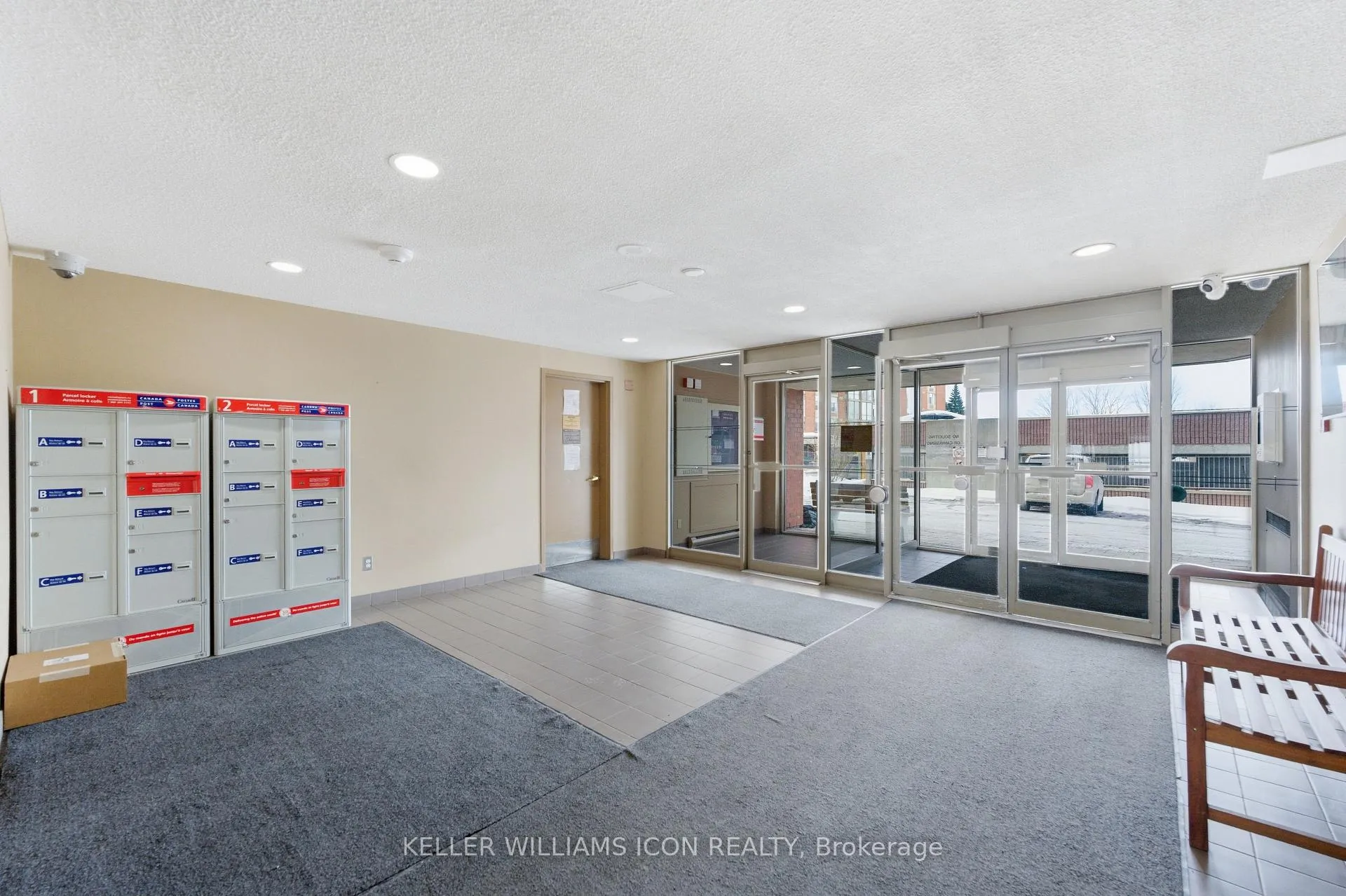 Photo 11 of Unit 1011, 2760 Carousel Crescent, Ottawa, Emerald Woods/Sawmill Creek — HOMEH