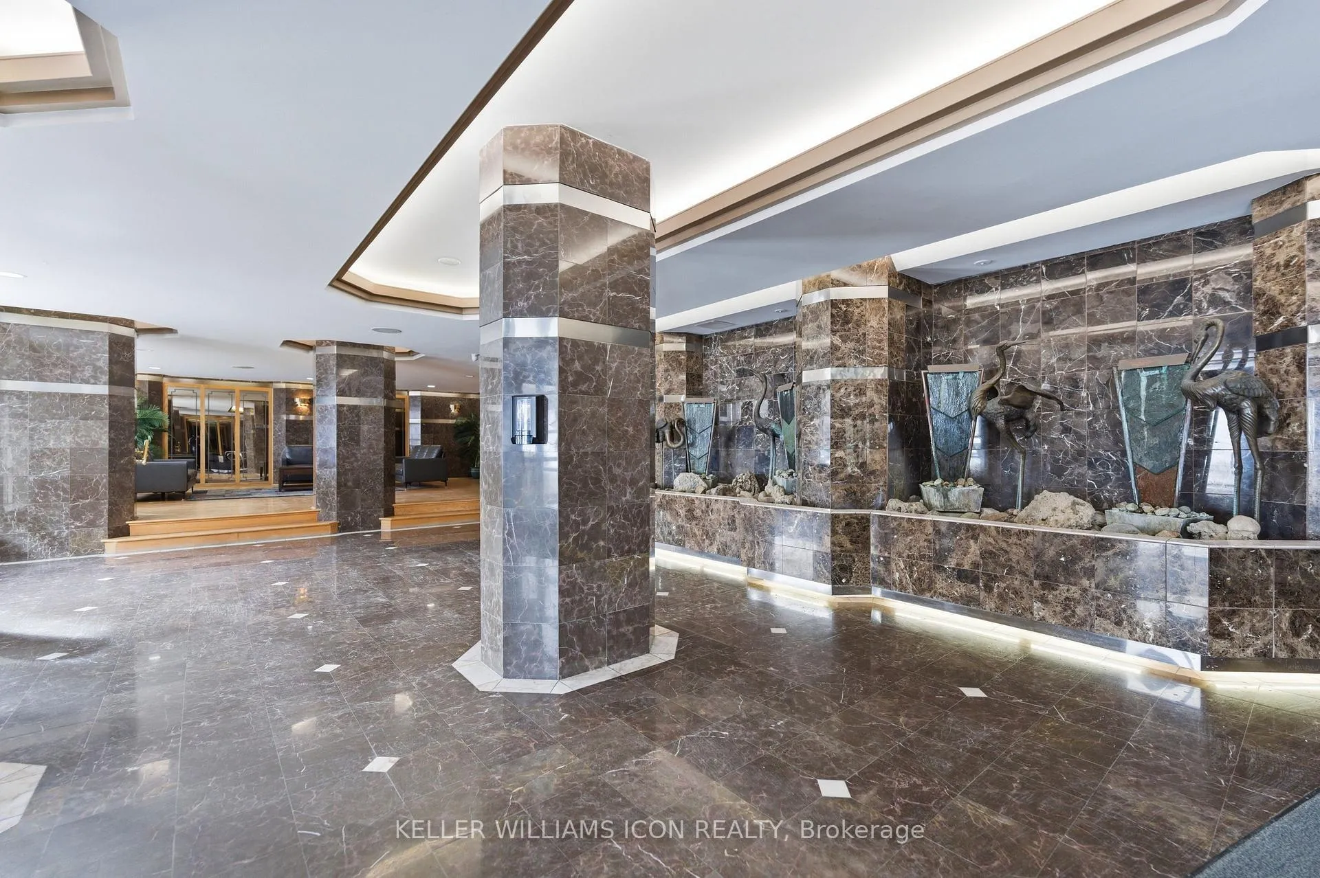 Photo 12 of Unit 1011, 2760 Carousel Crescent, Ottawa, Emerald Woods/Sawmill Creek — HOMEH