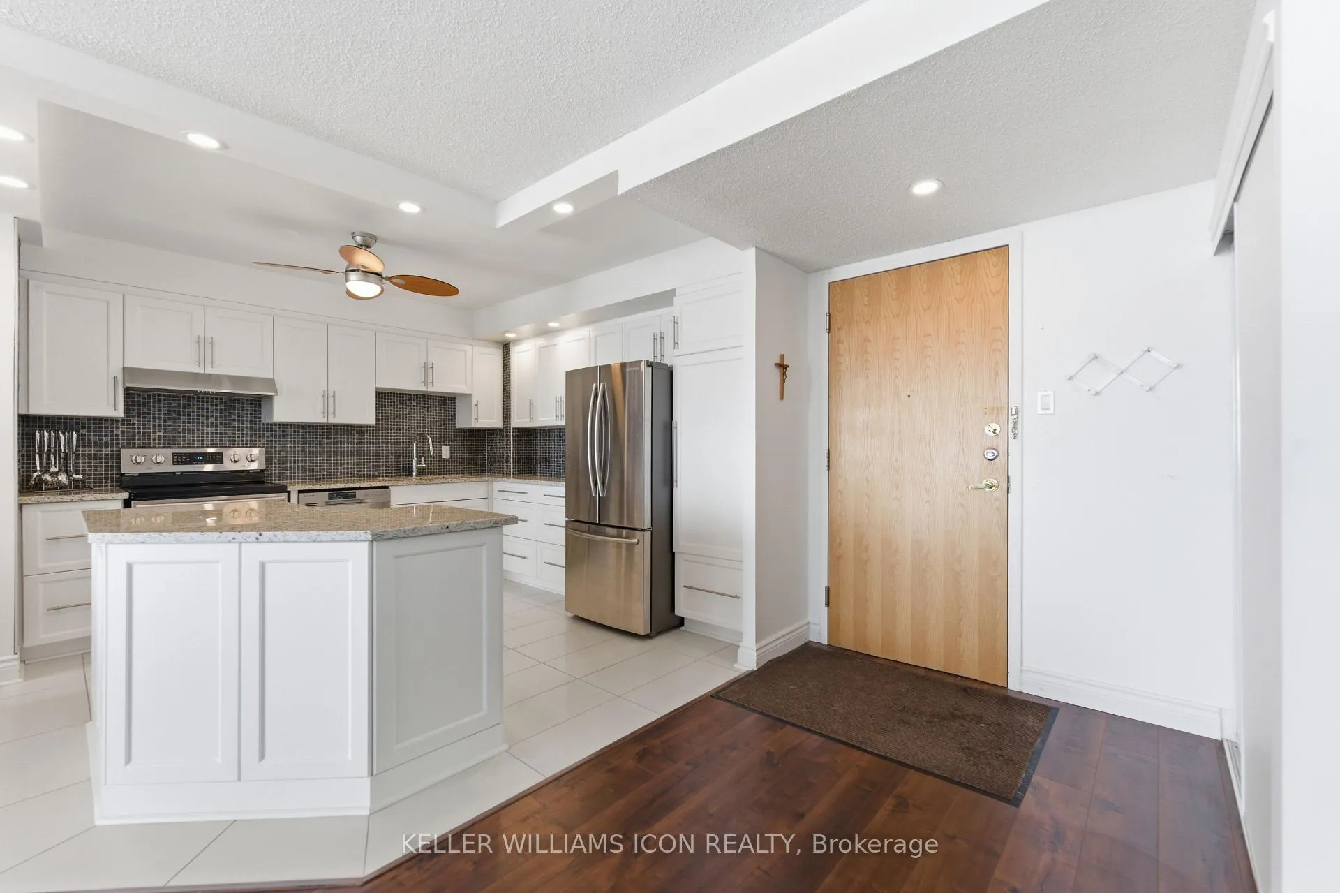 Photo 17 of Unit 1011, 2760 Carousel Crescent, Ottawa, Emerald Woods/Sawmill Creek — HOMEH
