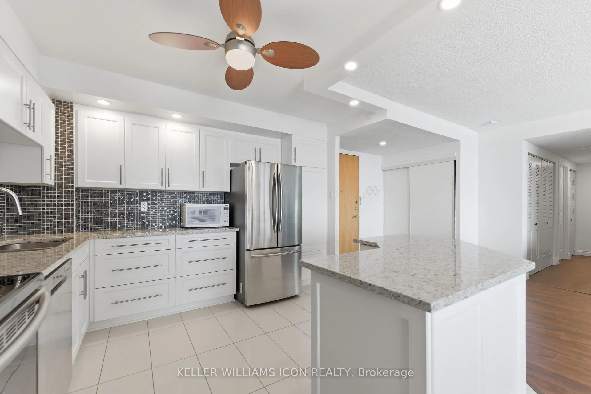 Photo 18 of Unit 1011, 2760 Carousel Crescent, Ottawa, Emerald Woods/Sawmill Creek — HOMEH