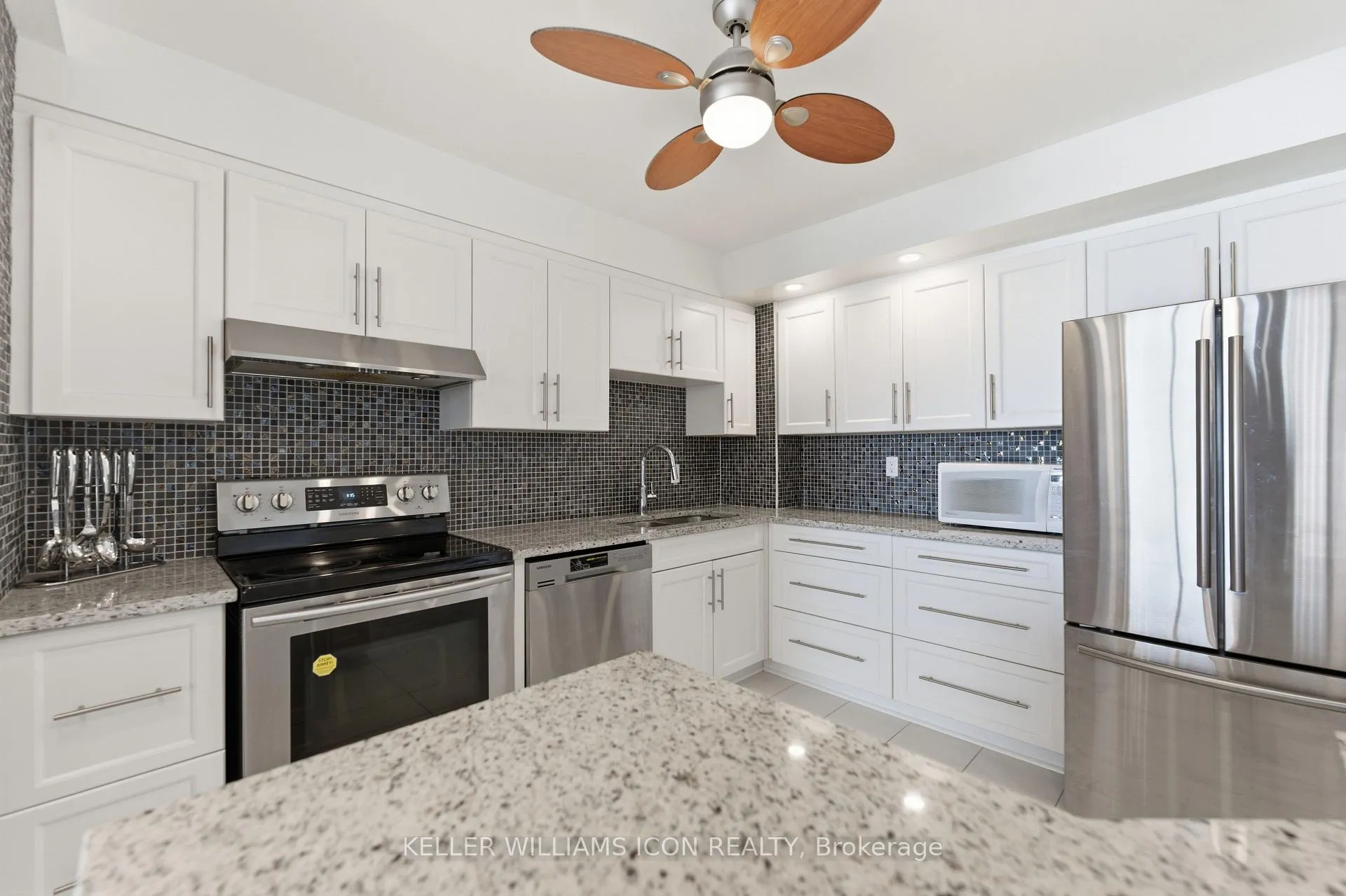 Photo 20 of Unit 1011, 2760 Carousel Crescent, Ottawa, Emerald Woods/Sawmill Creek — HOMEH