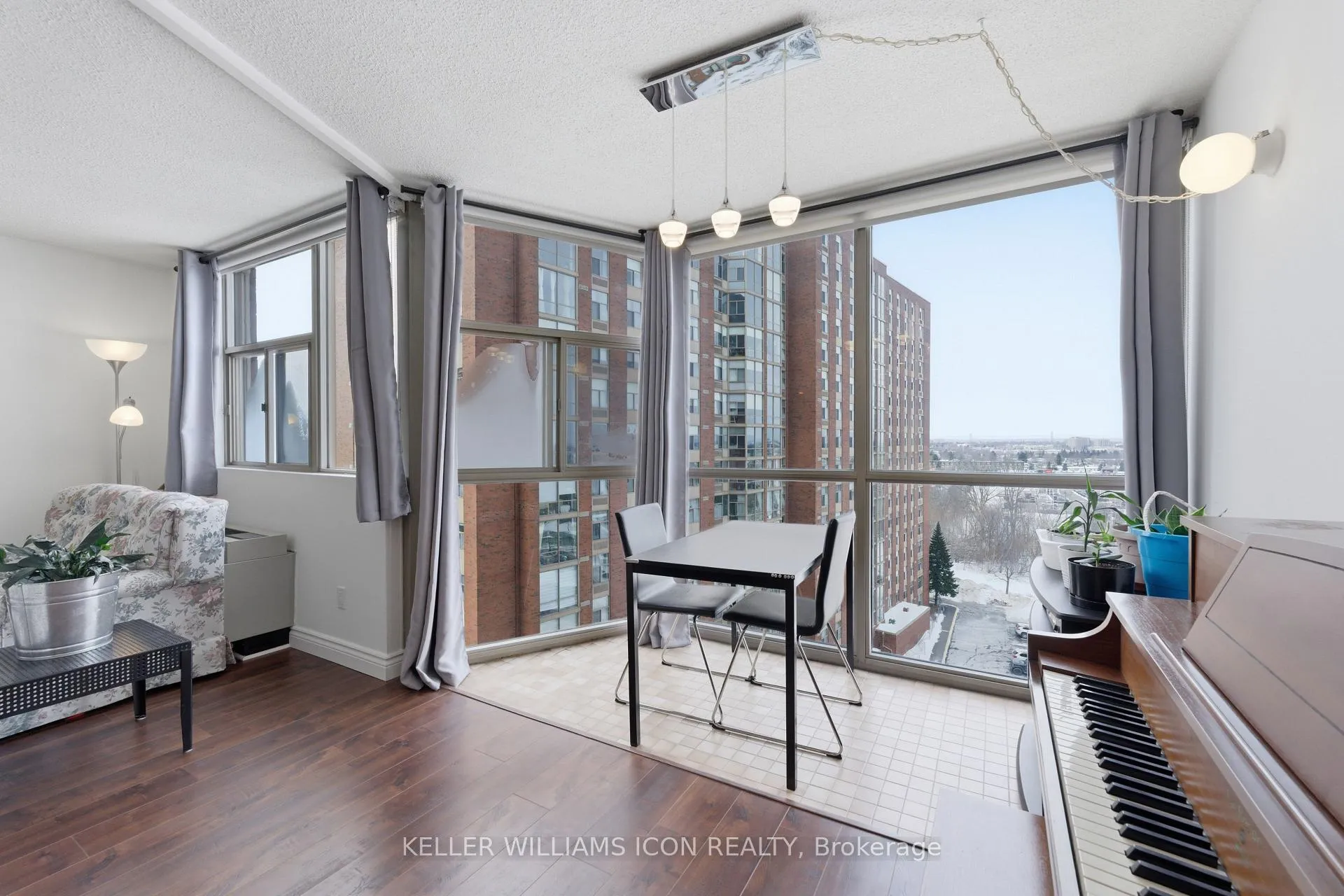 Photo 33 of Unit 1011, 2760 Carousel Crescent, Ottawa, Emerald Woods/Sawmill Creek — HOMEH