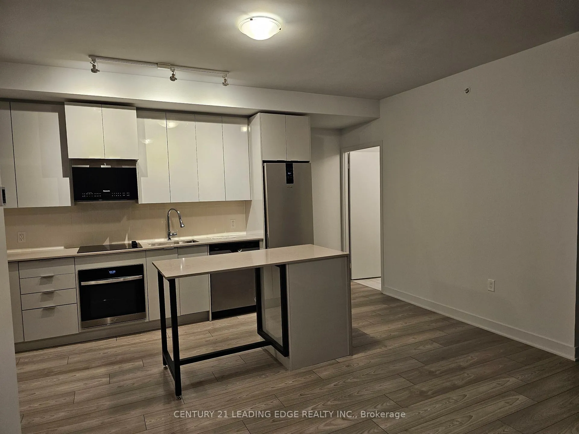 Photo 4 of Unit 4001, 2920 Hwy 7, Vaughan, Concord — HOMEH