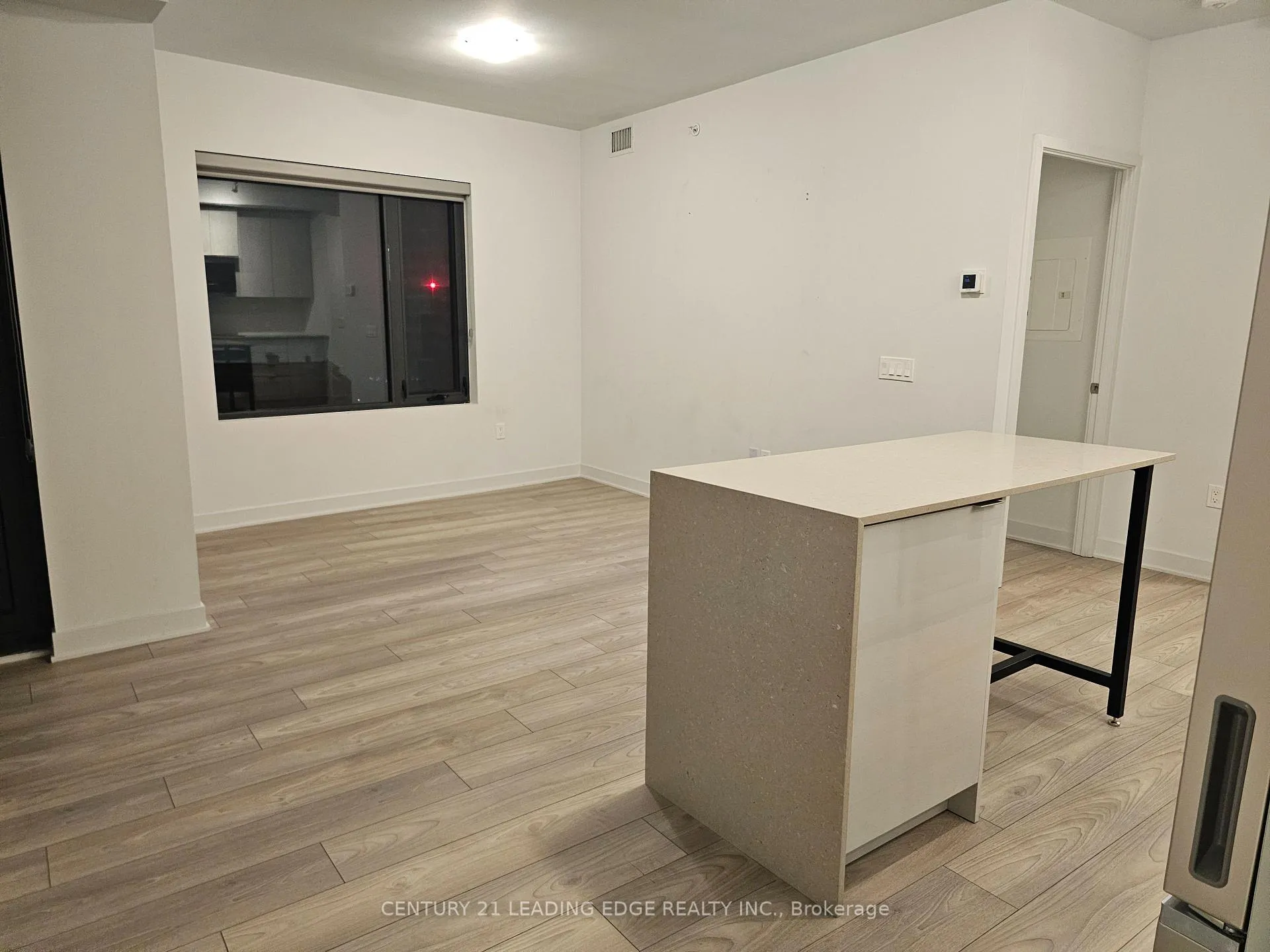 Photo 6 of Unit 4001, 2920 Hwy 7, Vaughan, Concord — HOMEH