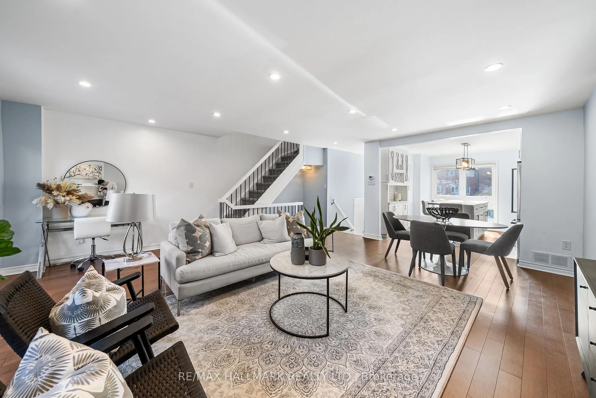 Photo 2 of 64 Sylvan Valley Way, Toronto, Bedford Park-Nortown — HOMEH