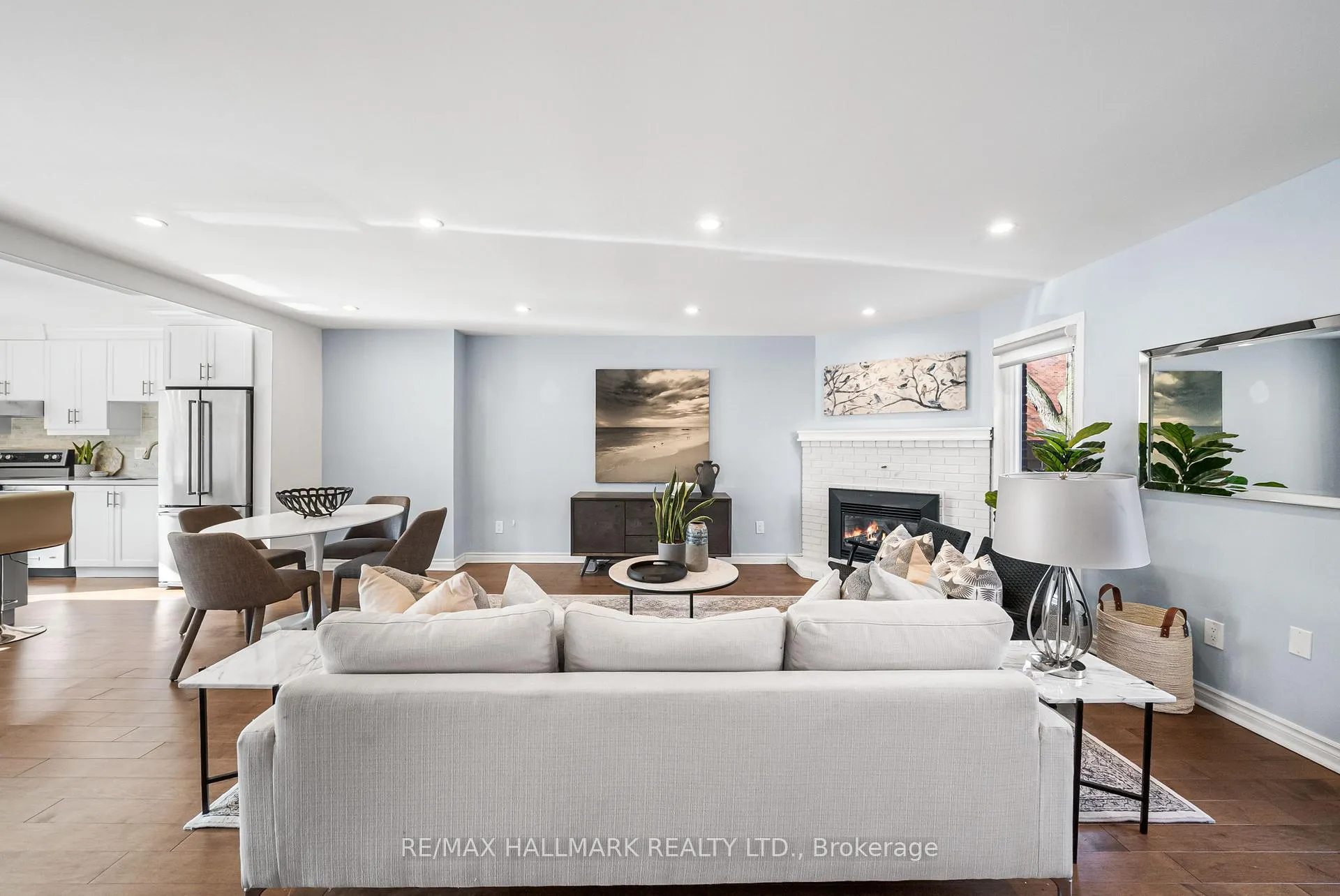 Photo 5 of 64 Sylvan Valley Way, Toronto, Bedford Park-Nortown — HOMEH