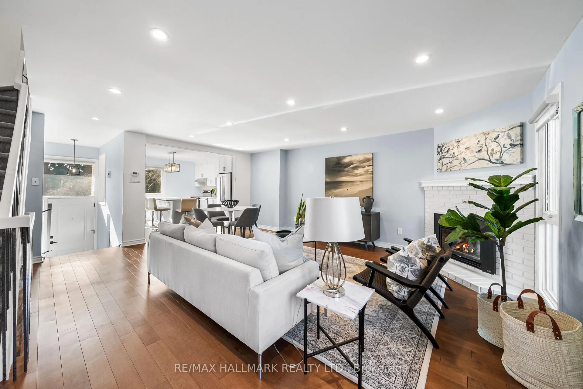 Photo 6 of 64 Sylvan Valley Way, Toronto, Bedford Park-Nortown — HOMEH