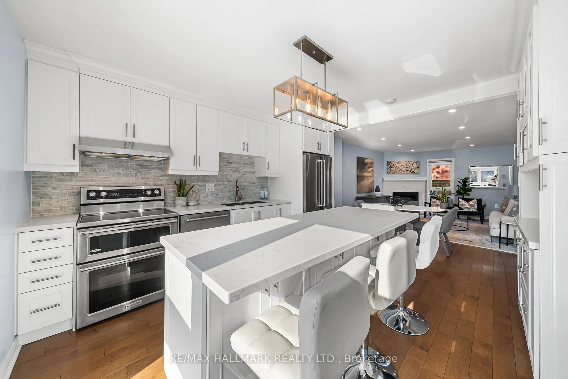 Photo 13 of 64 Sylvan Valley Way, Toronto, Bedford Park-Nortown — HOMEH