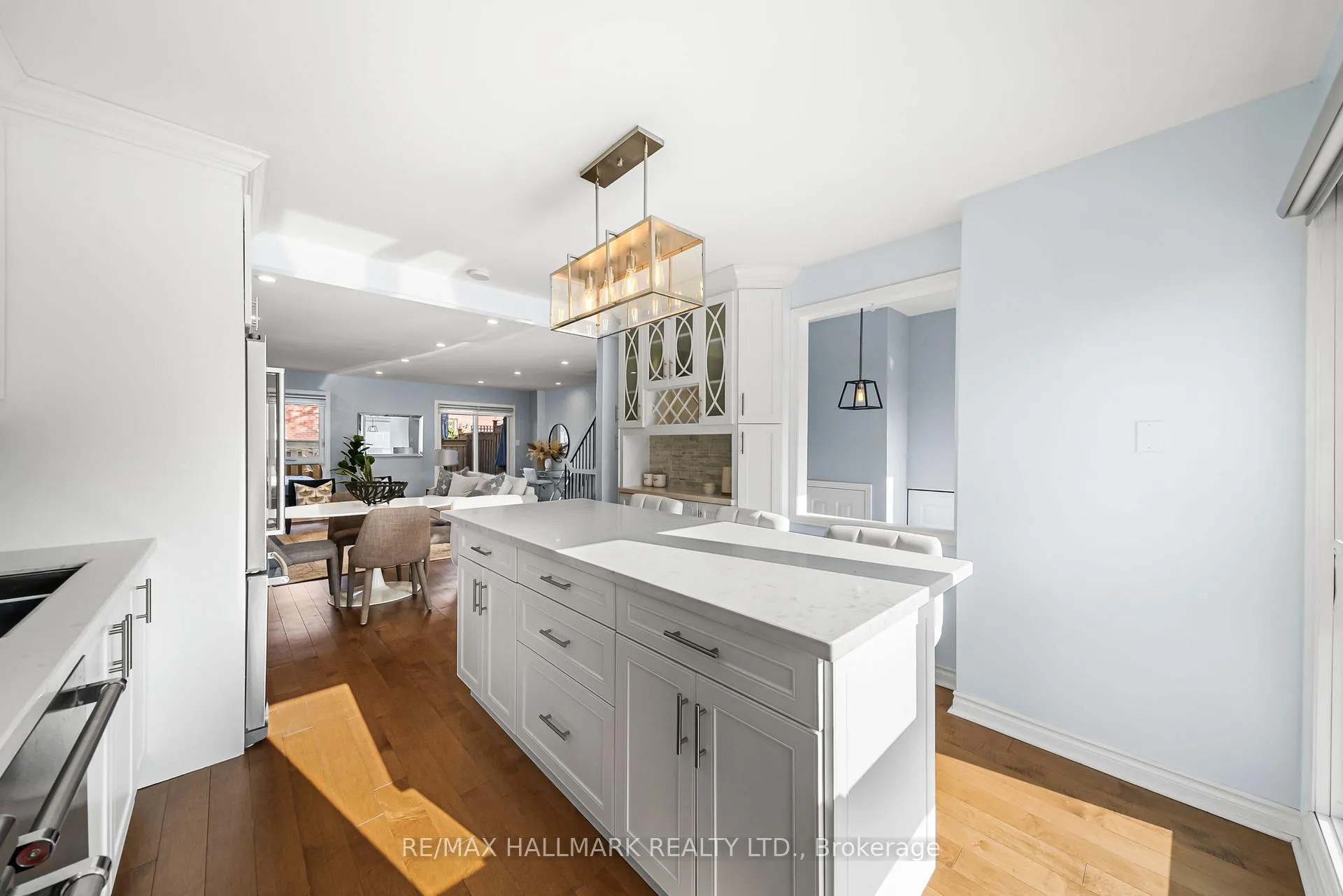 Photo 14 of 64 Sylvan Valley Way, Toronto, Bedford Park-Nortown — HOMEH