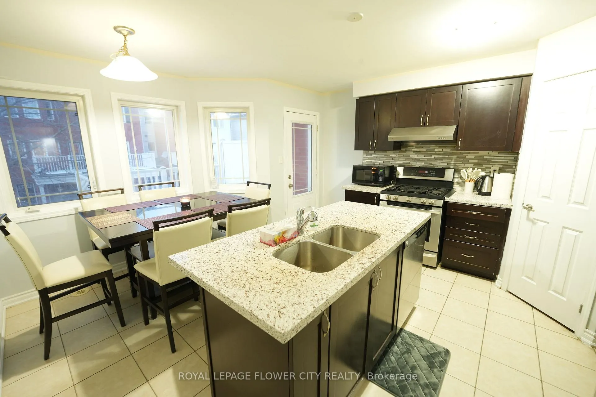 Photo 3 of Unit 8, 50 Hillcrest Avenue, Brampton, Queen Street Corridor — HOMEH