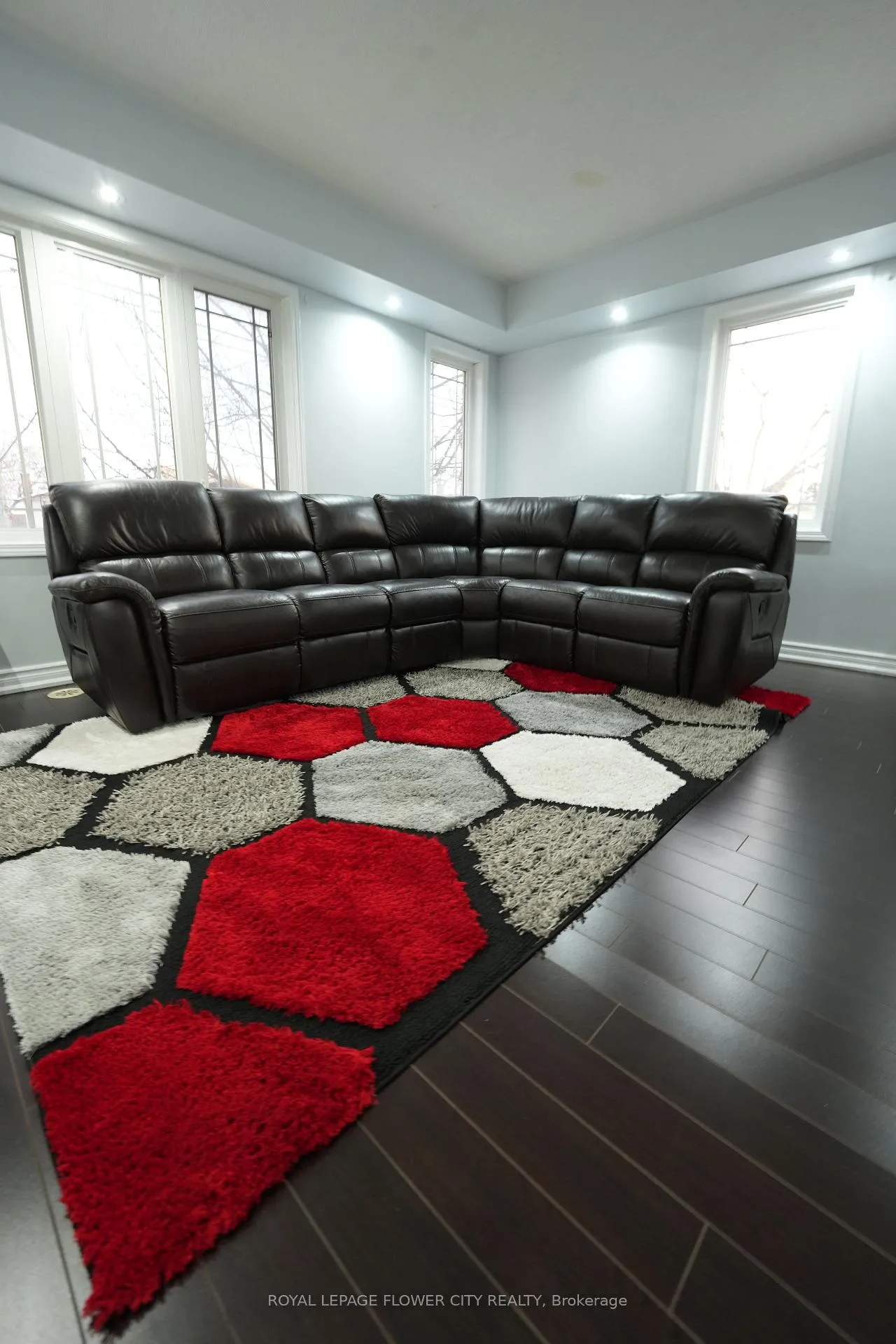 Photo 5 of Unit 8, 50 Hillcrest Avenue, Brampton, Queen Street Corridor — HOMEH