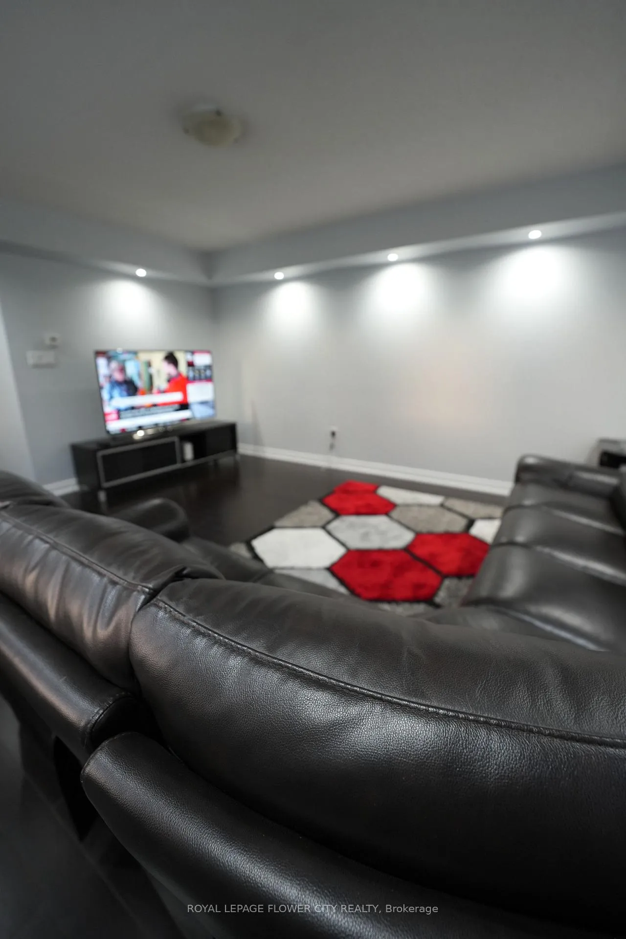 Photo 6 of Unit 8, 50 Hillcrest Avenue, Brampton, Queen Street Corridor — HOMEH