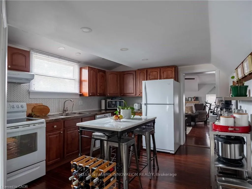 Photo 7 of Unit Upper, 193 Vine Street, St. Catharines, Fairview — HOMEH