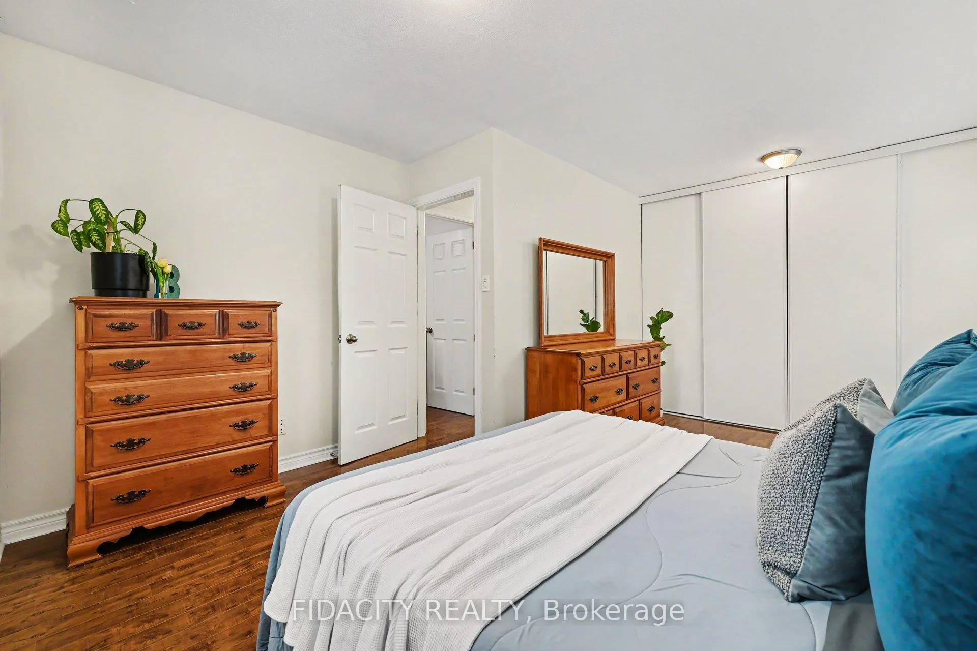 Photo 18 of 53 Morton Drive, Ottawa, Kanata - Glencairn/Hazeldean — HOMEH