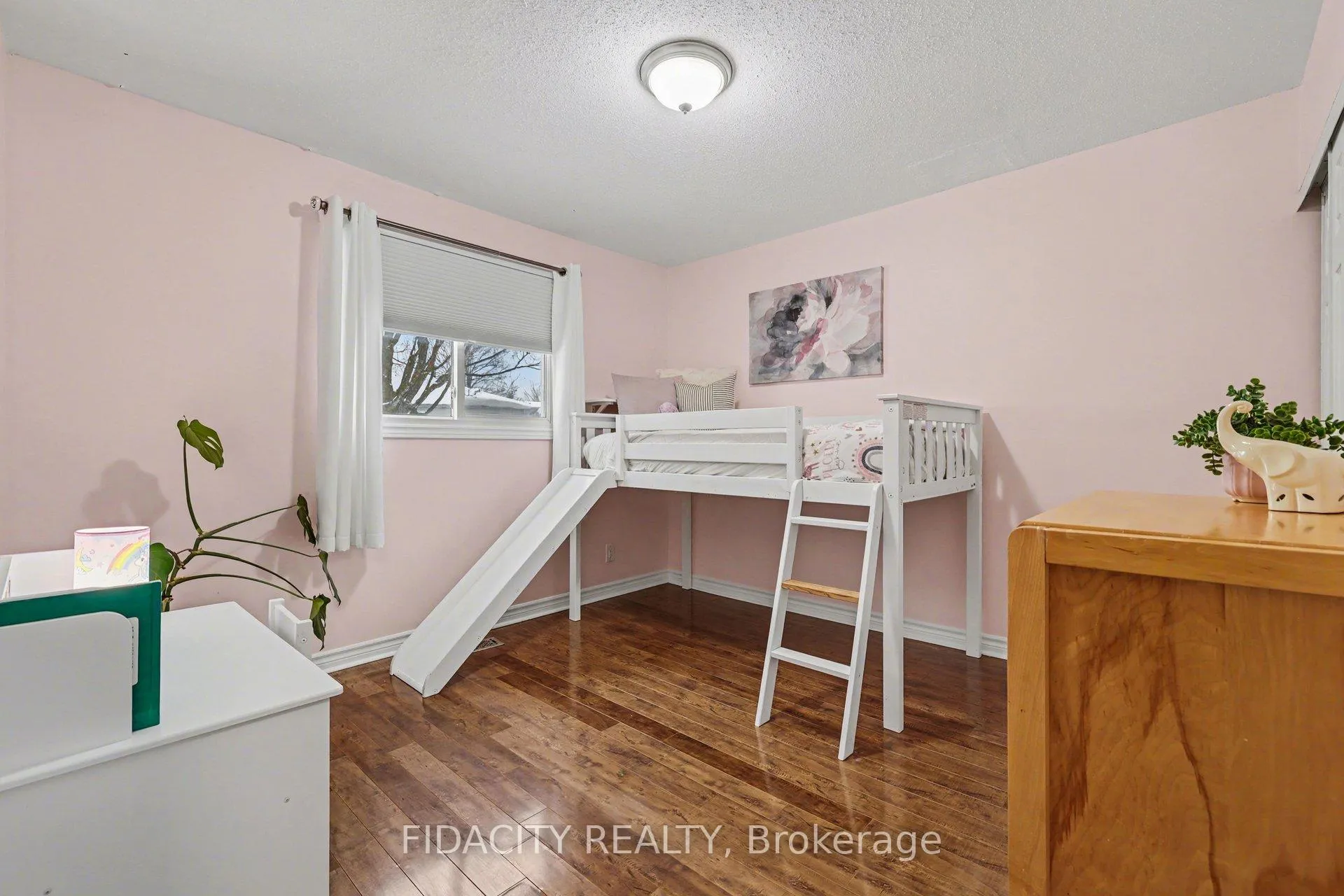 Photo 21 of 53 Morton Drive, Ottawa, Kanata - Glencairn/Hazeldean — HOMEH