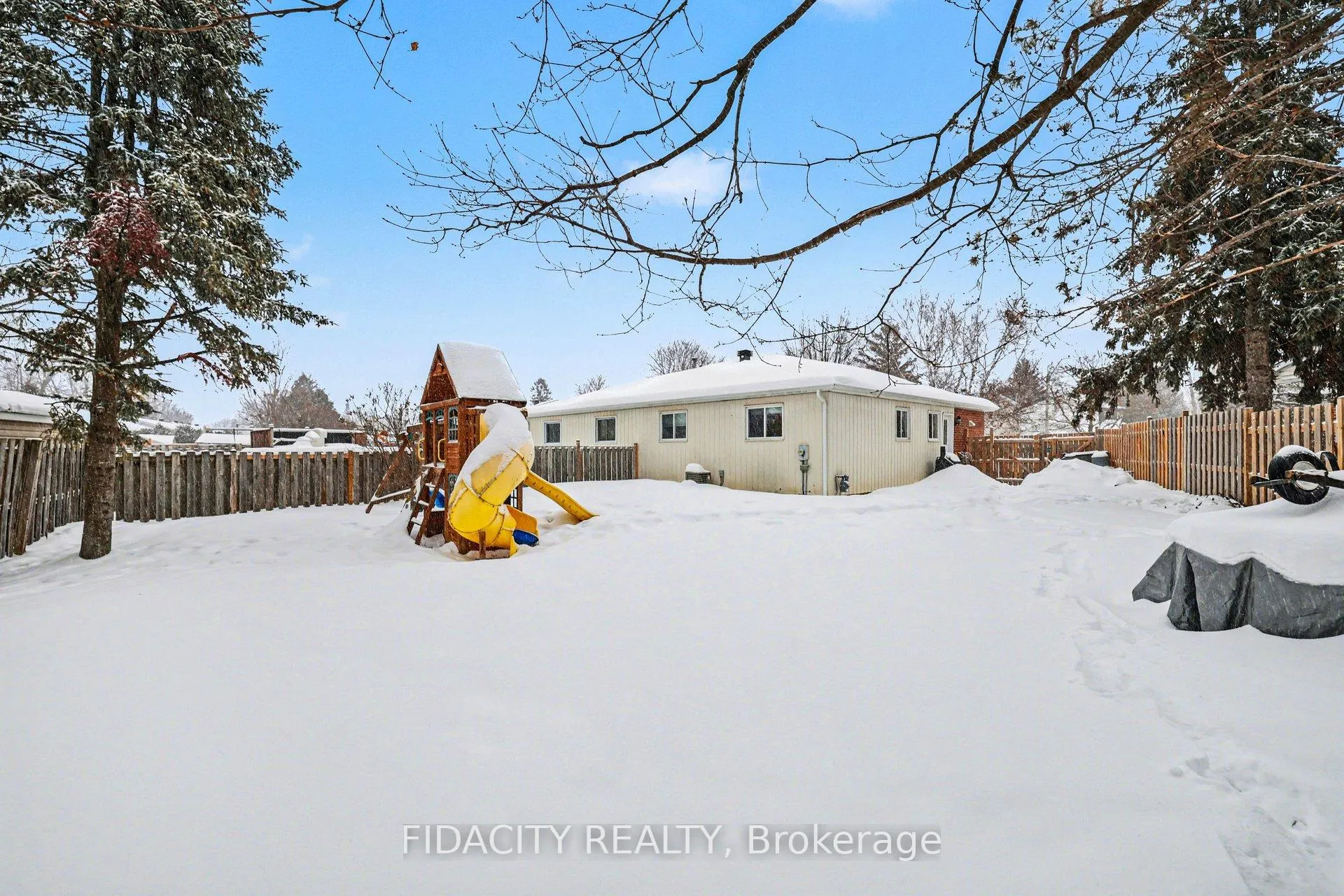 Photo 29 of 53 Morton Drive, Ottawa, Kanata - Glencairn/Hazeldean — HOMEH