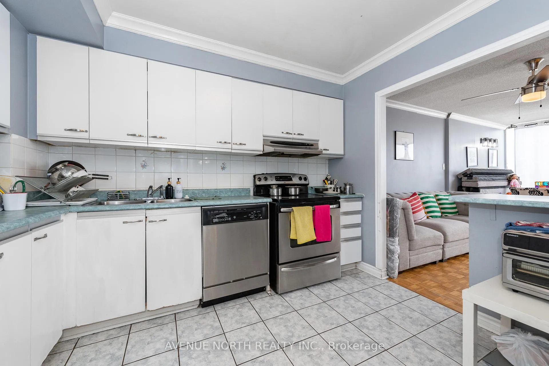 Photo 8 of Unit 308, 2759 Carousel Crescent, Ottawa, Emerald Woods/Sawmill Creek — HOMEH