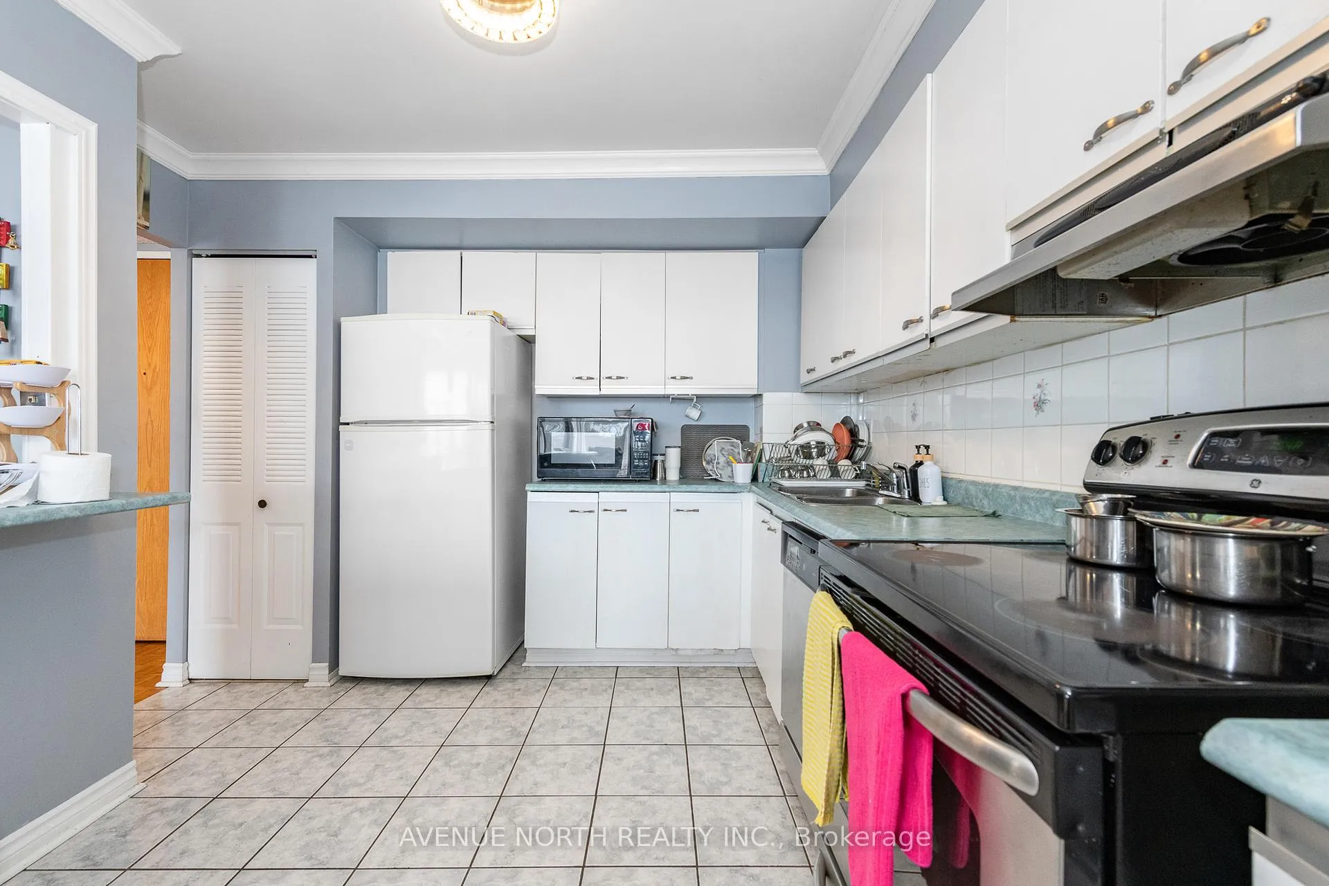 Photo 10 of Unit 308, 2759 Carousel Crescent, Ottawa, Emerald Woods/Sawmill Creek — HOMEH
