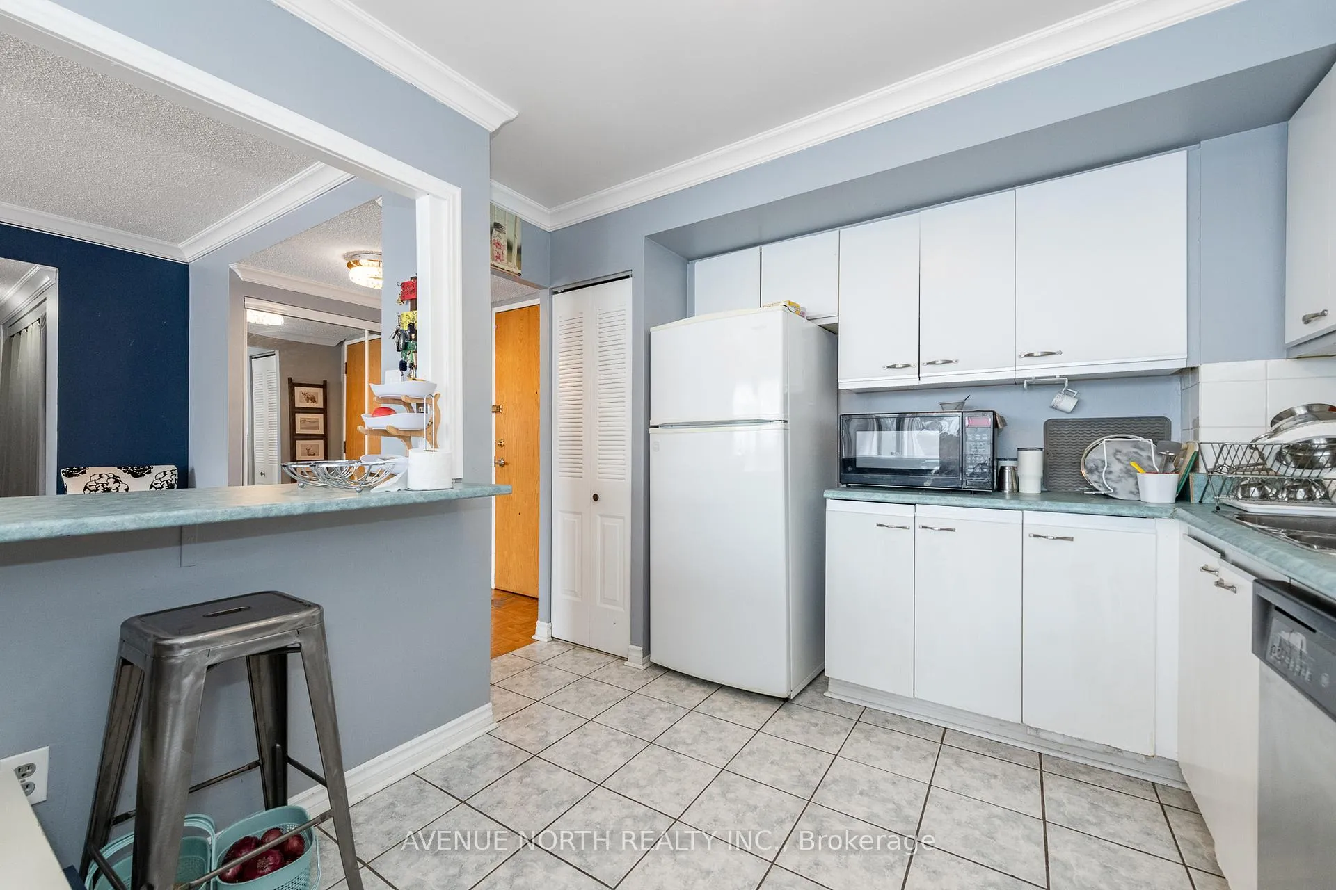 Photo 11 of Unit 308, 2759 Carousel Crescent, Ottawa, Emerald Woods/Sawmill Creek — HOMEH