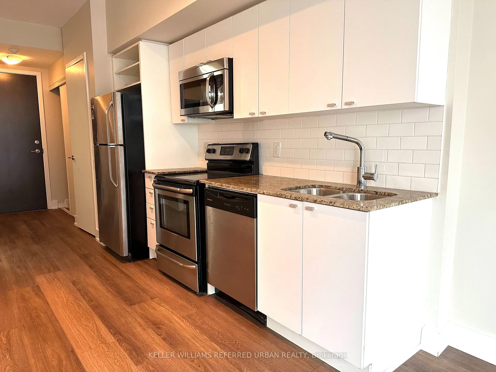Photo 3 of Unit 1913, 105 The Queensway, Toronto, High Park-Swansea — HOMEH