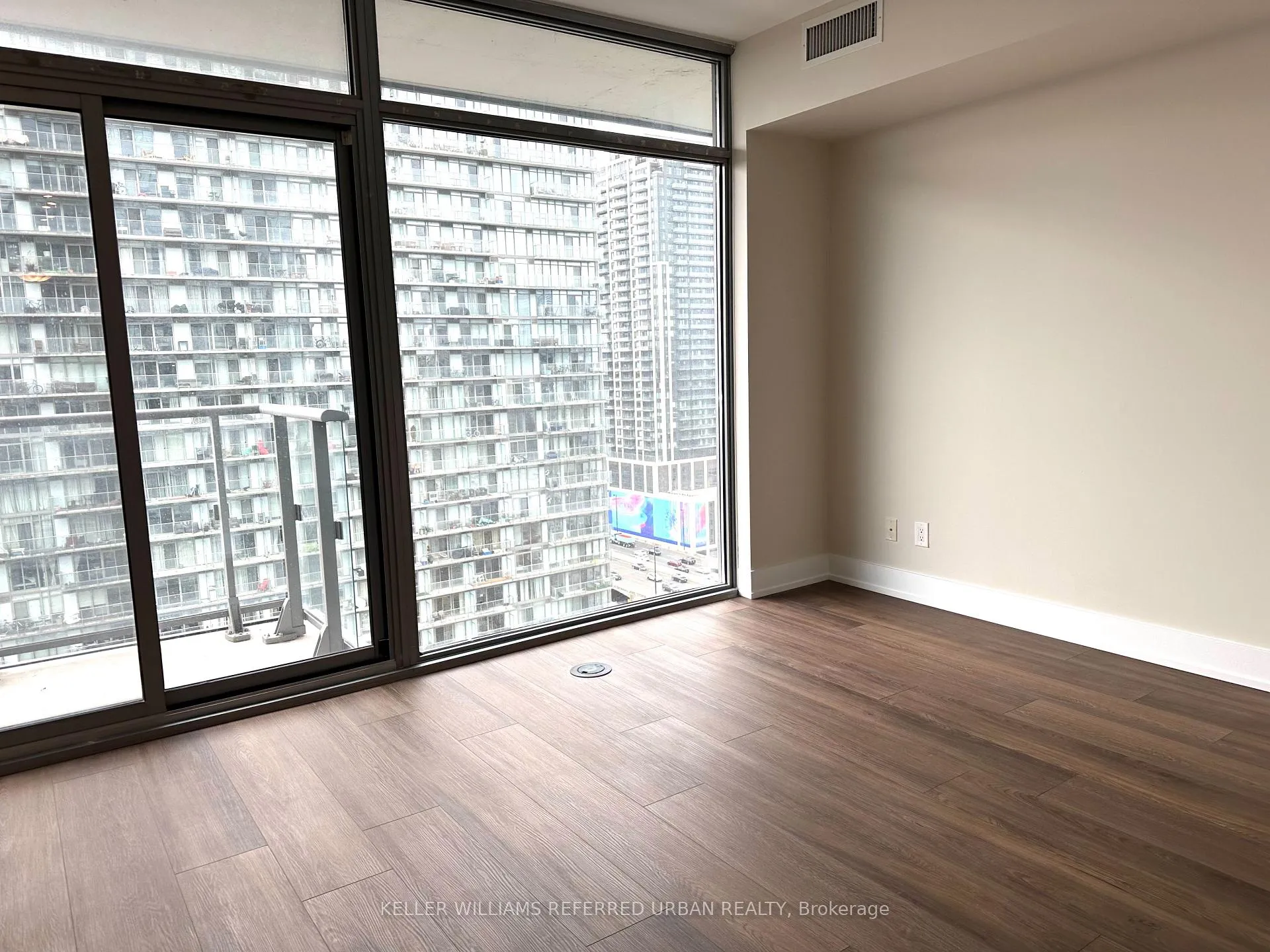 Photo 5 of Unit 1913, 105 The Queensway, Toronto, High Park-Swansea — HOMEH