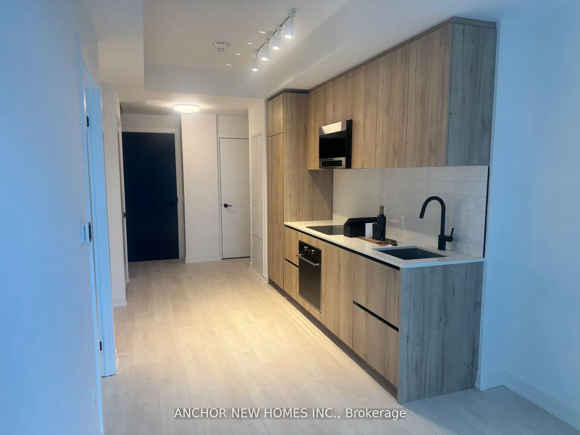 Photo 6 of Unit 2004S, 127 Broadway Avenue, Toronto, Mount Pleasant West — HOMEH