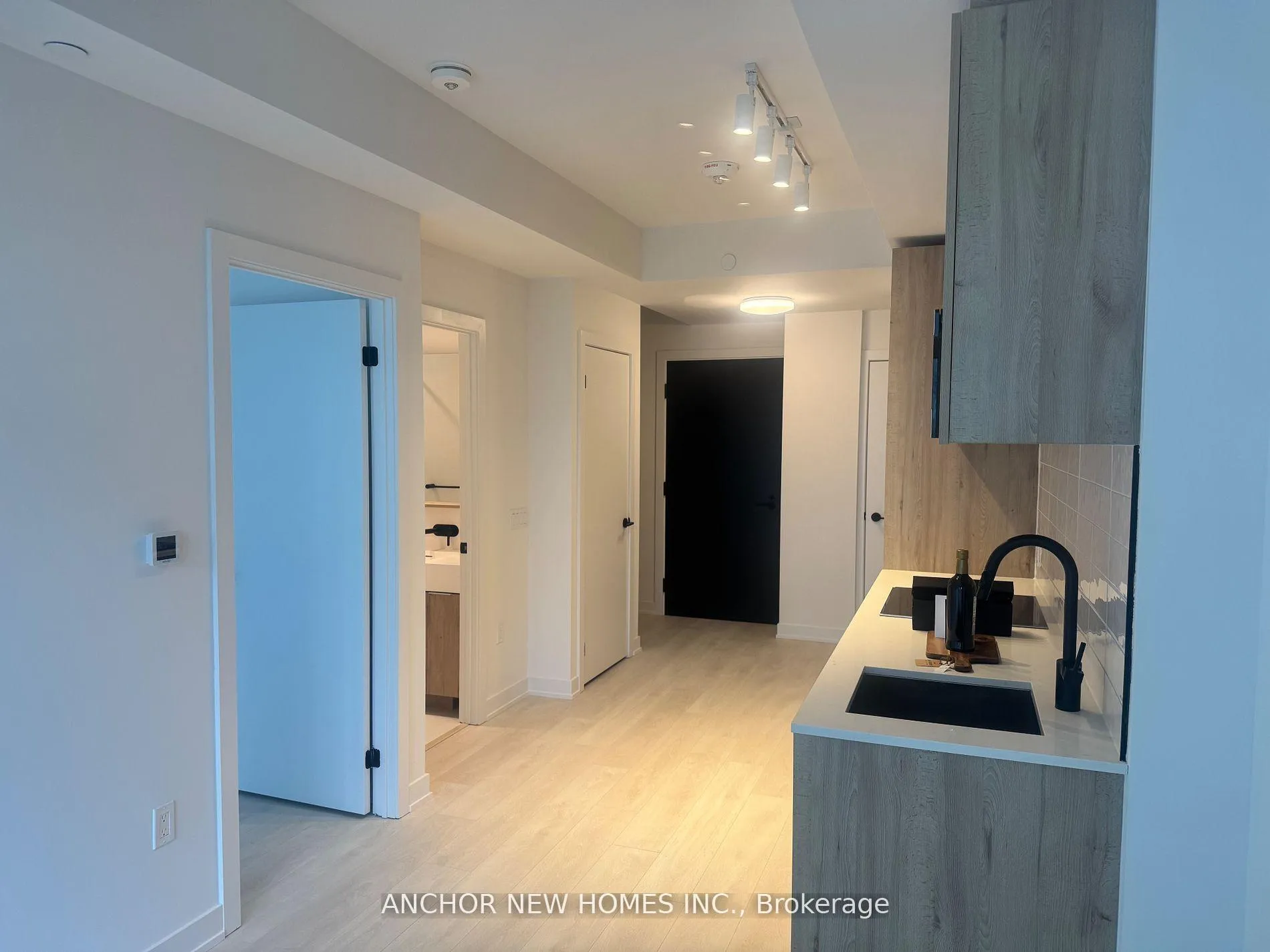 Photo 7 of Unit 2004S, 127 Broadway Avenue, Toronto, Mount Pleasant West — HOMEH