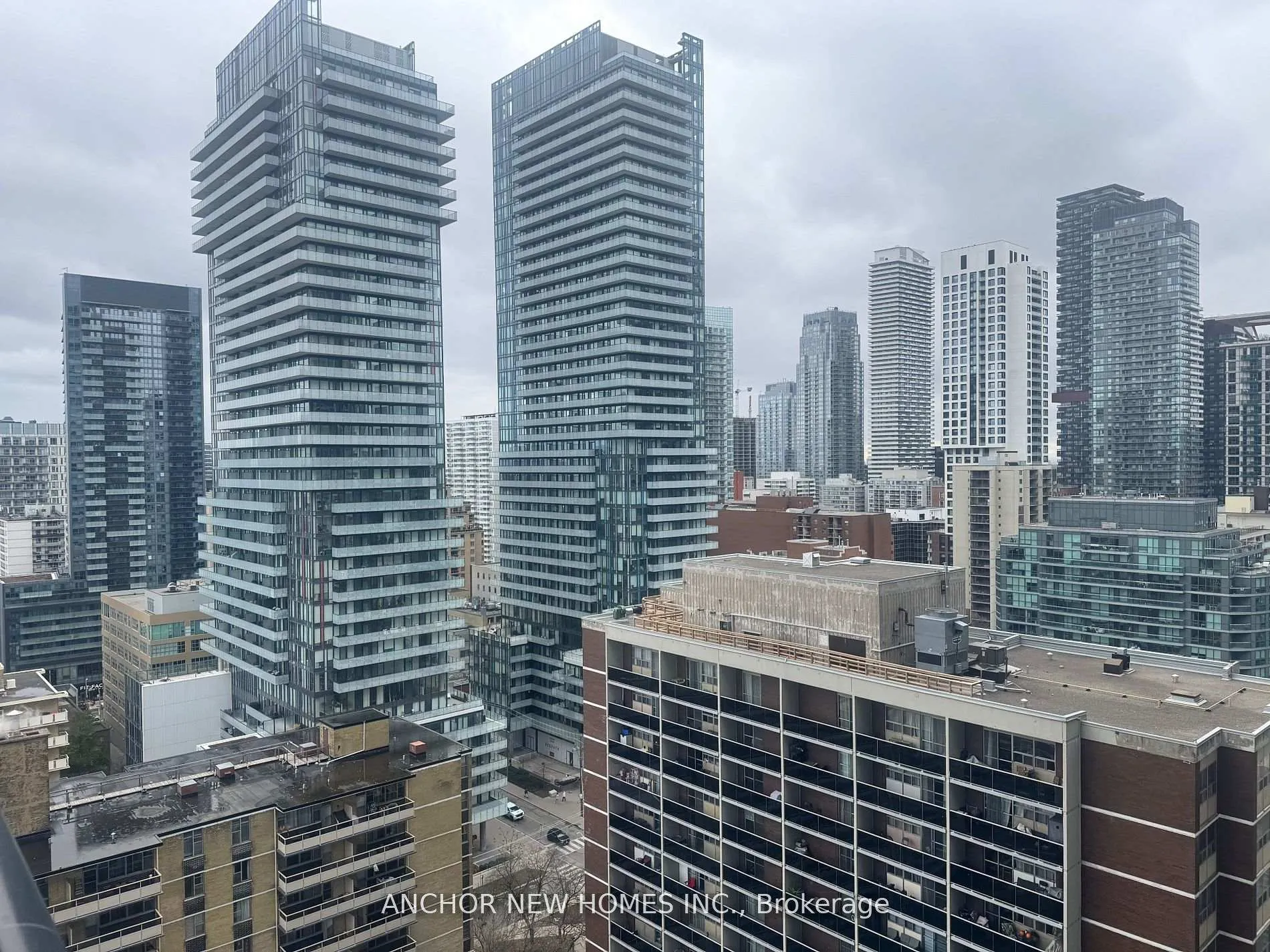 Photo 12 of Unit 2004S, 127 Broadway Avenue, Toronto, Mount Pleasant West — HOMEH
