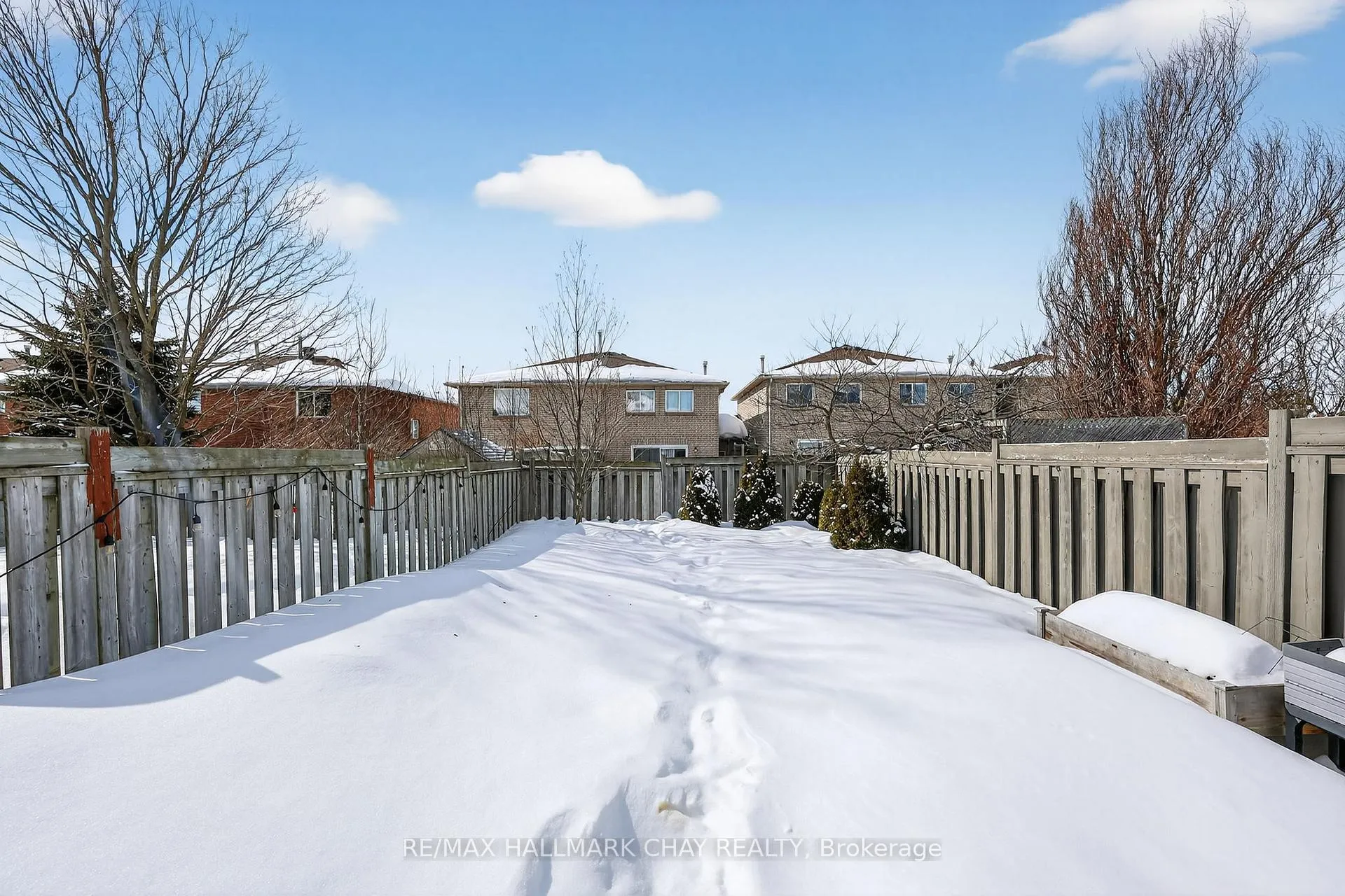 Photo 19 of 8 Lee Crescent, Barrie, Holly — HOMEH