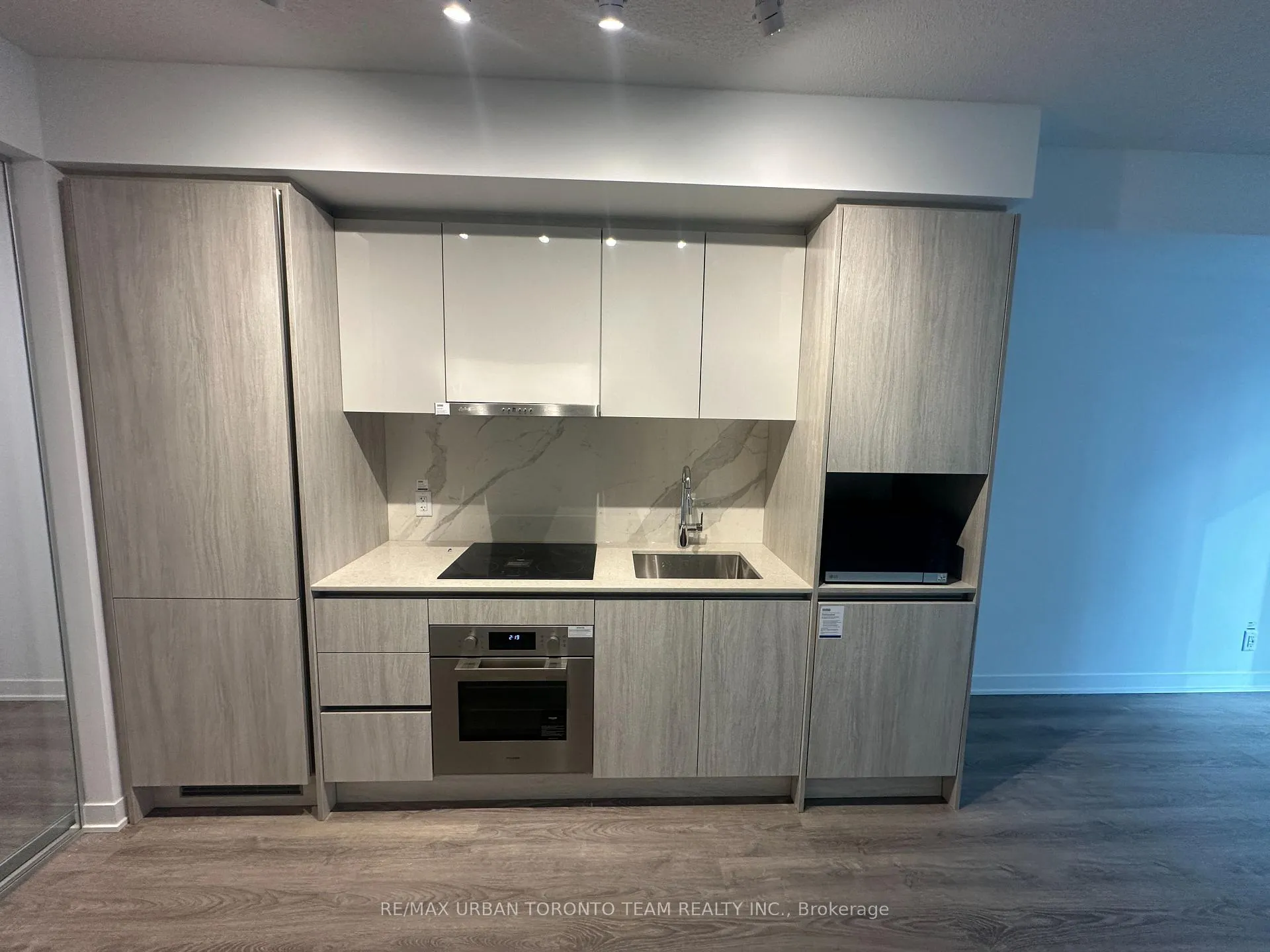 Photo 2 of Unit 609, 180 Front Street E, Toronto, Moss Park — HOMEH