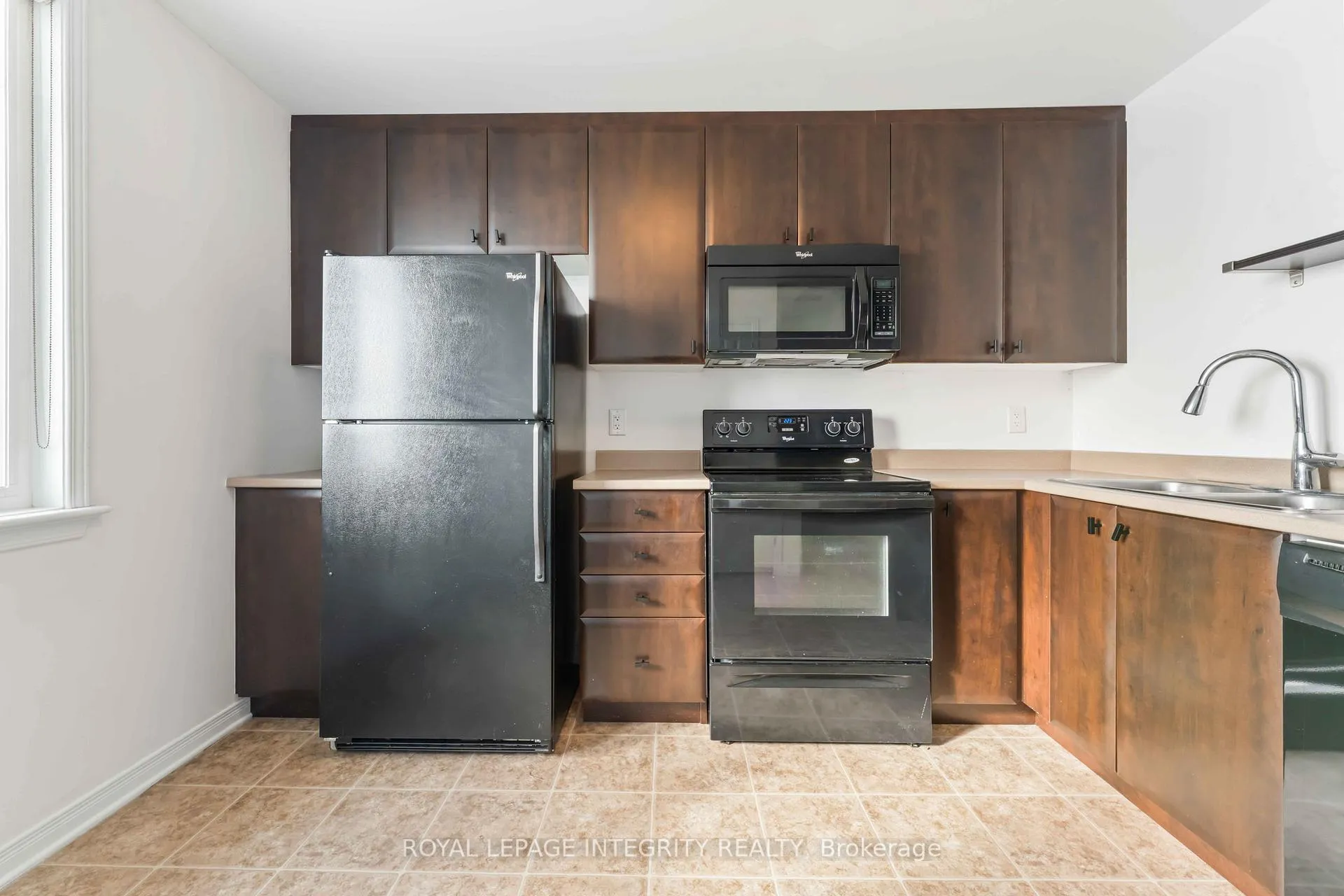 Photo 13 of 230 Shanly Private, Ottawa, Barrhaven - Stonebridge — HOMEH