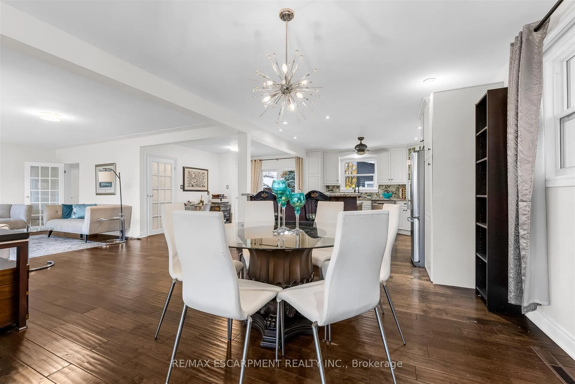 Photo 5 of 21 Lakeside Drive, Grimsby, Grimsby Beach — HOMEH
