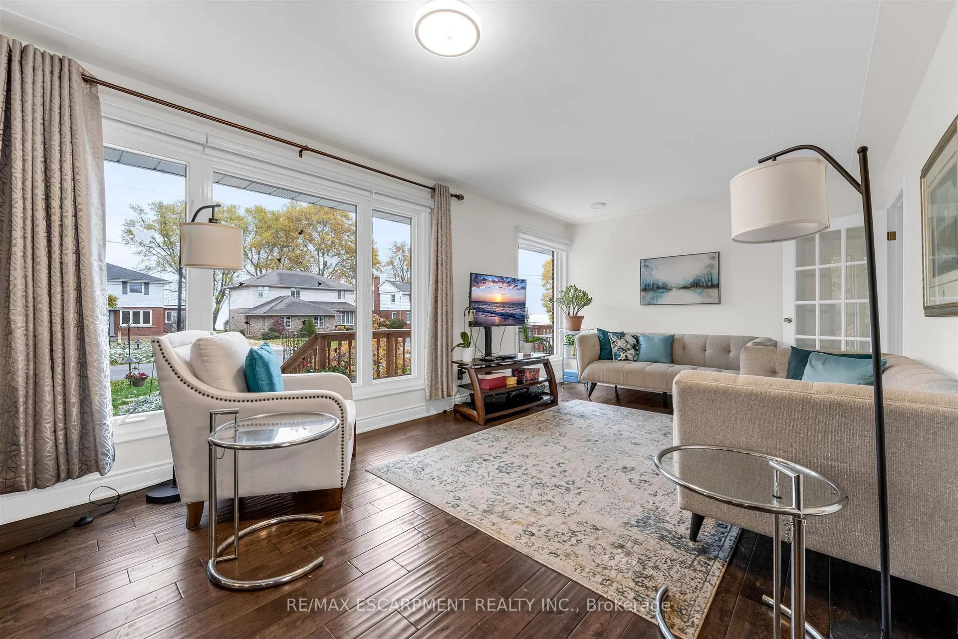 Photo 7 of 21 Lakeside Drive, Grimsby, Grimsby Beach — HOMEH