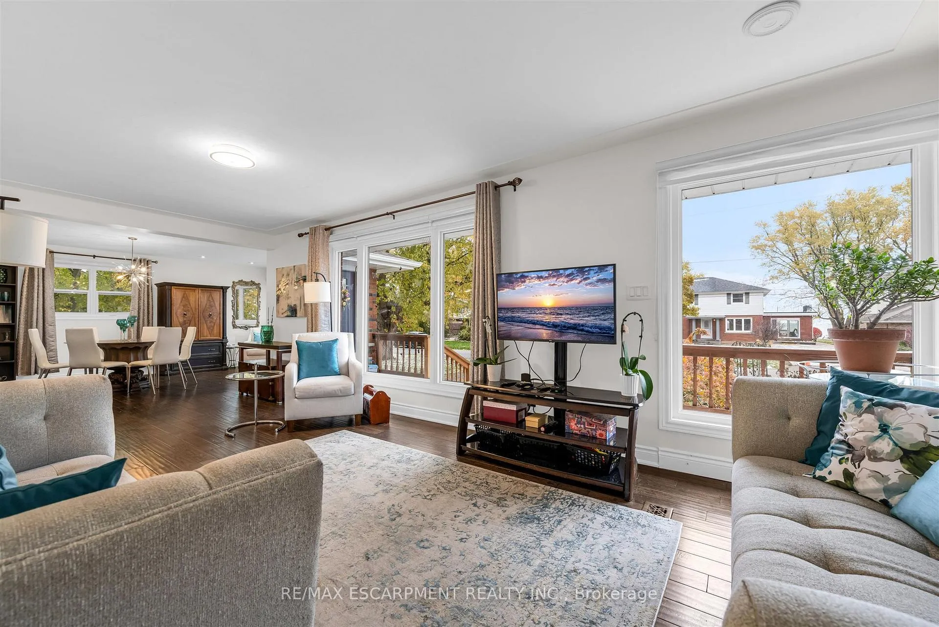 Photo 10 of 21 Lakeside Drive, Grimsby, Grimsby Beach — HOMEH