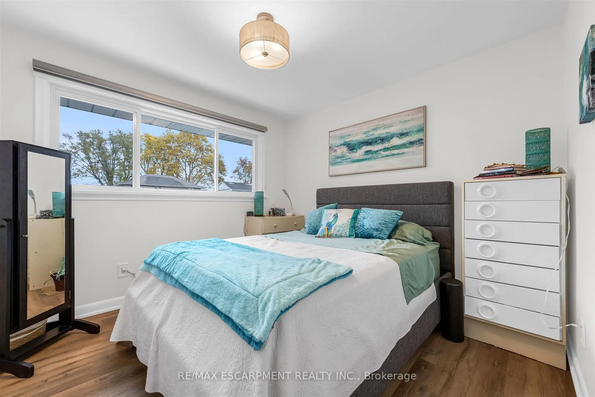 Photo 19 of 21 Lakeside Drive, Grimsby, Grimsby Beach — HOMEH
