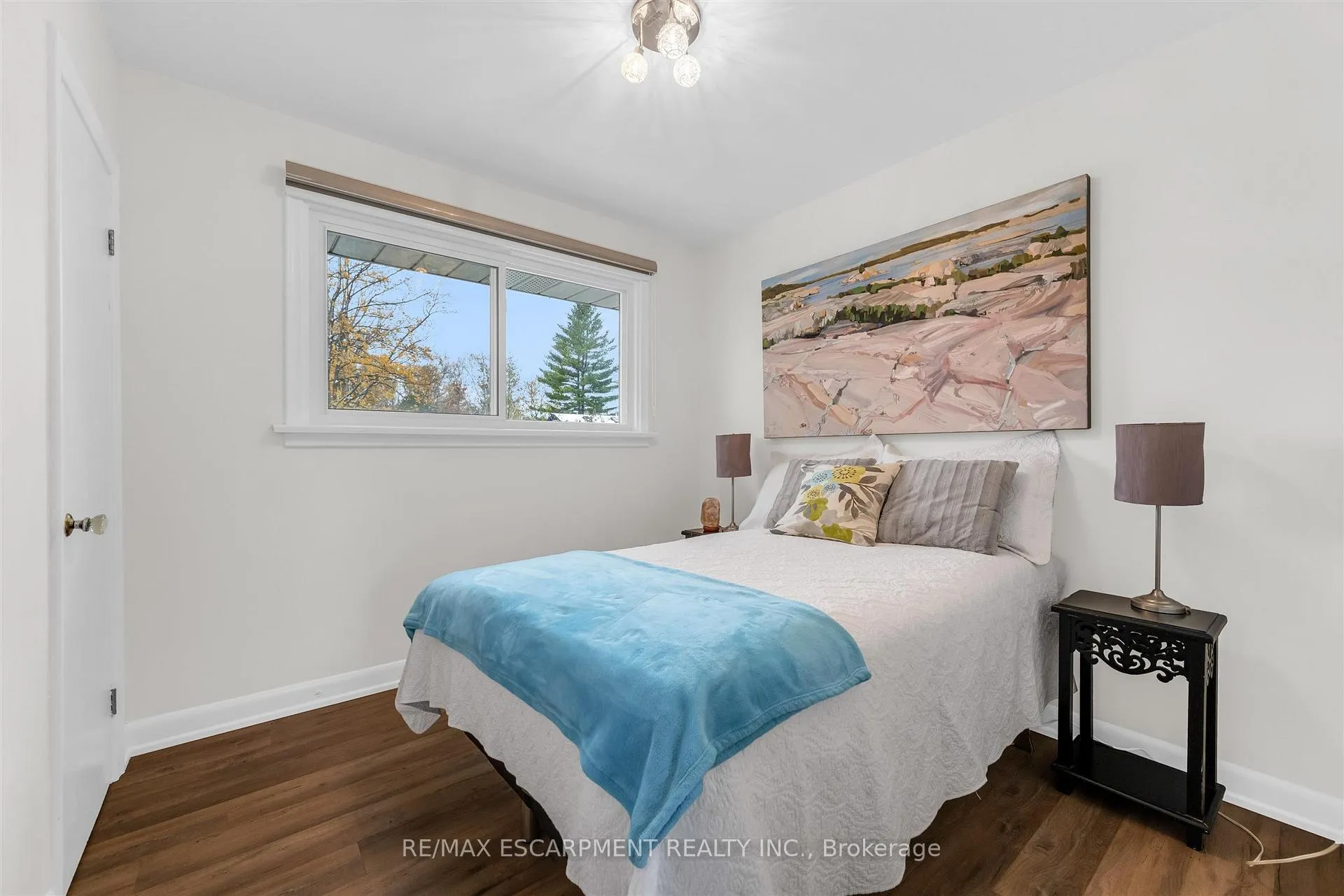 Photo 22 of 21 Lakeside Drive, Grimsby, Grimsby Beach — HOMEH