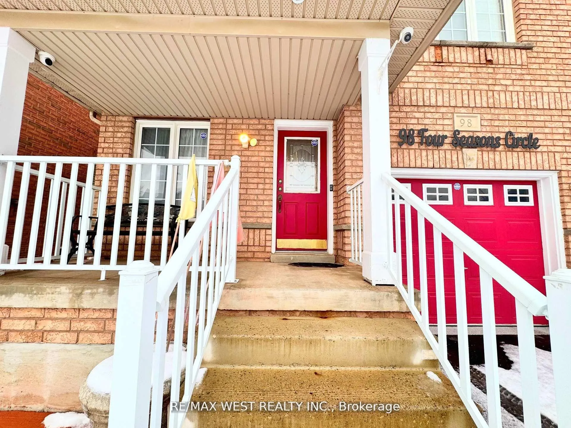 Photo 3 of 98 Four Seasons Circle, Brampton, Fletcher's Meadow — HOMEH