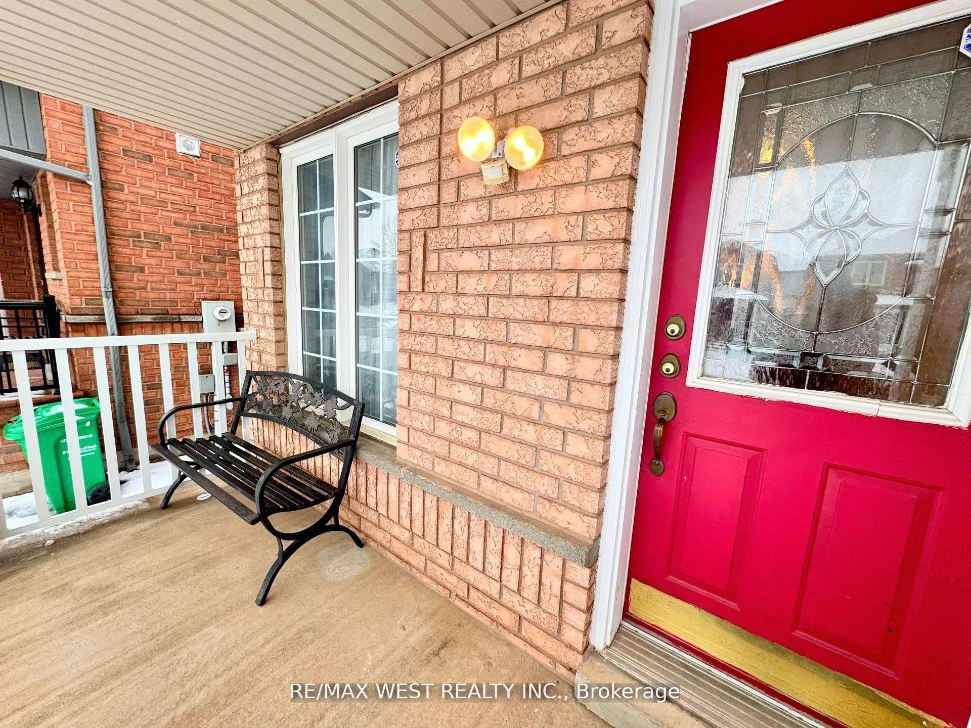 Photo 4 of 98 Four Seasons Circle, Brampton, Fletcher's Meadow — HOMEH