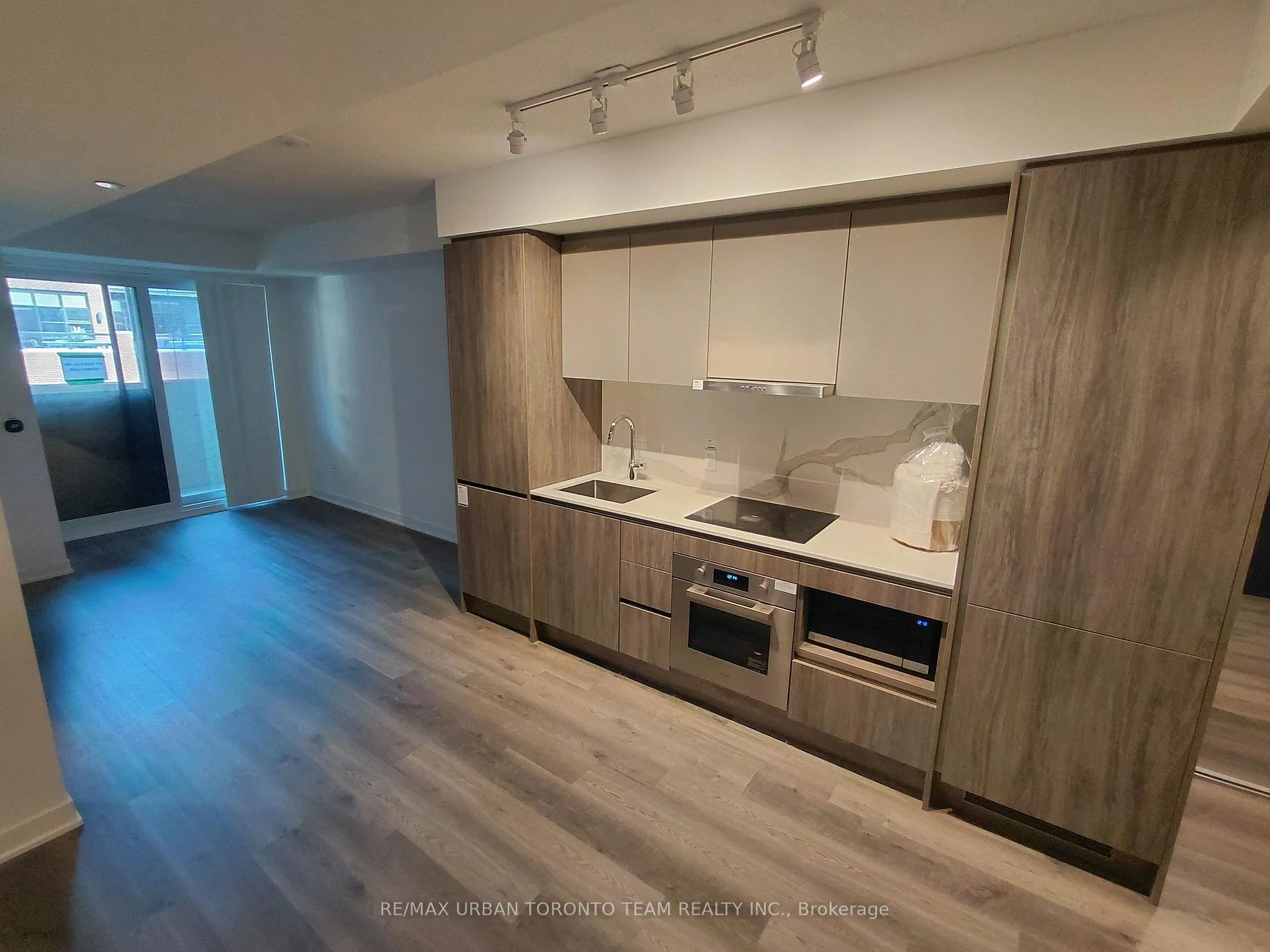 Photo 2 of Unit 702, 180 Front Street E, Toronto, Moss Park — HOMEH