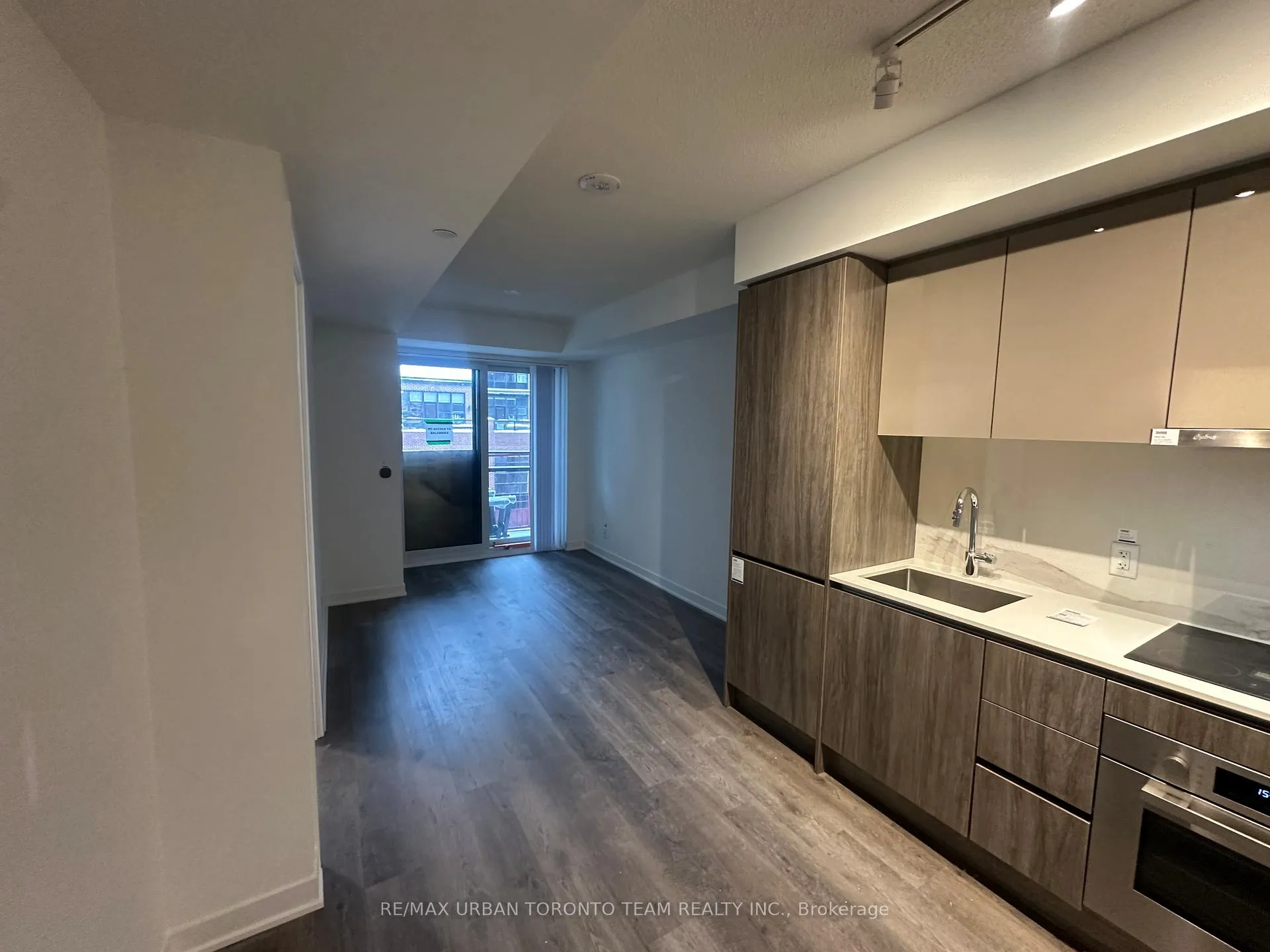 Photo 3 of Unit 702, 180 Front Street E, Toronto, Moss Park — HOMEH