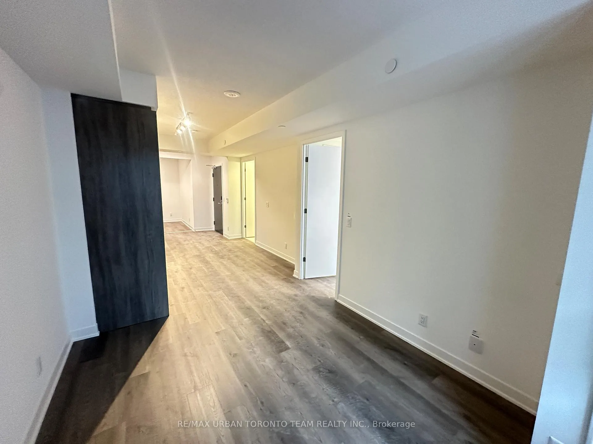 Photo 5 of Unit 702, 180 Front Street E, Toronto, Moss Park — HOMEH