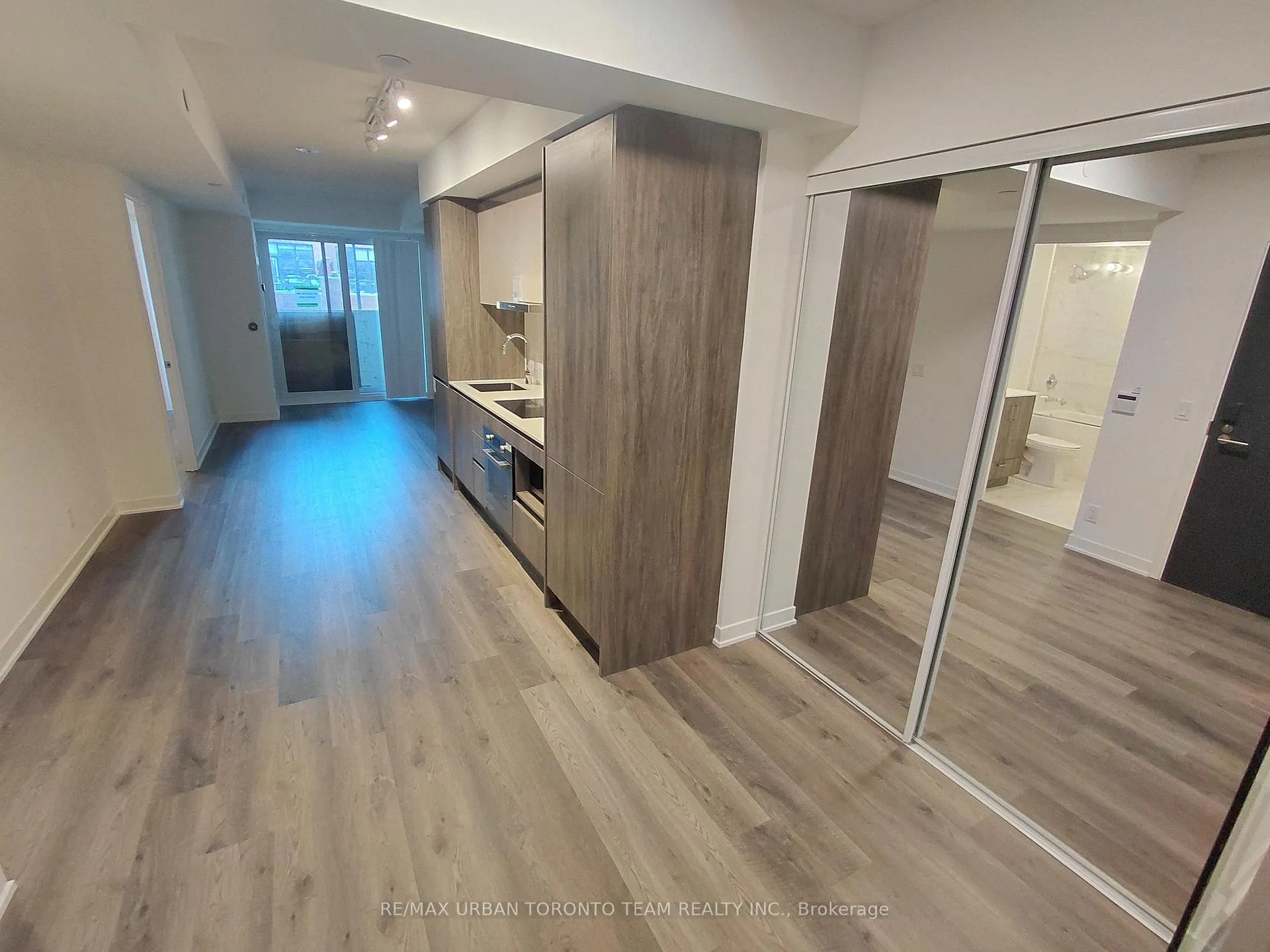 Photo 7 of Unit 702, 180 Front Street E, Toronto, Moss Park — HOMEH