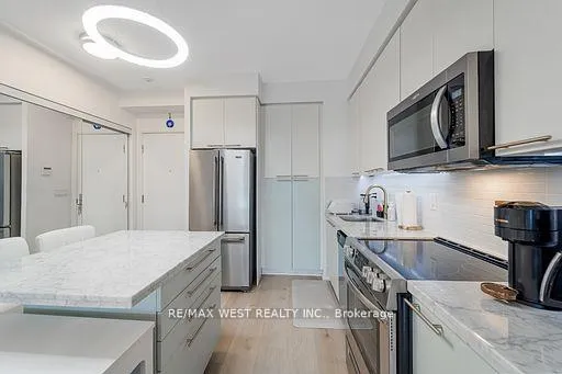 Photo 6 of Unit 1122, 70 Roehampton Avenue, Toronto, Mount Pleasant West — HOMEH