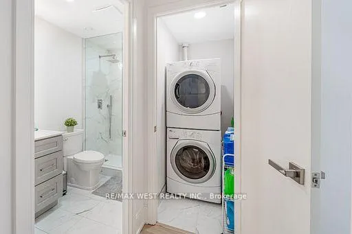 Photo 23 of Unit 1122, 70 Roehampton Avenue, Toronto, Mount Pleasant West — HOMEH