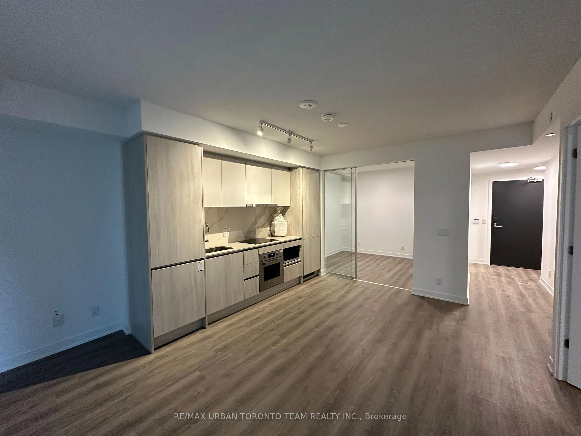 Photo 2 of Unit 608, 180 Front Street E, Toronto, Moss Park — HOMEH
