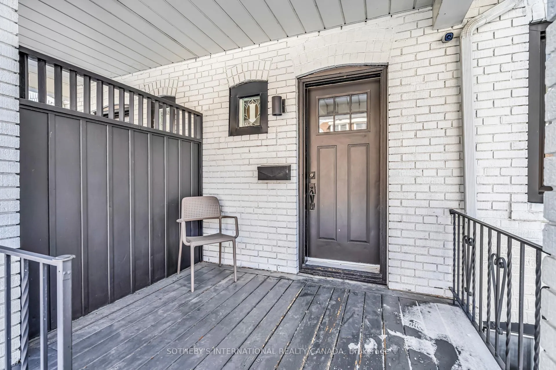 Photo 3 of 15 Avion Avenue, Toronto, The Beaches — HOMEH